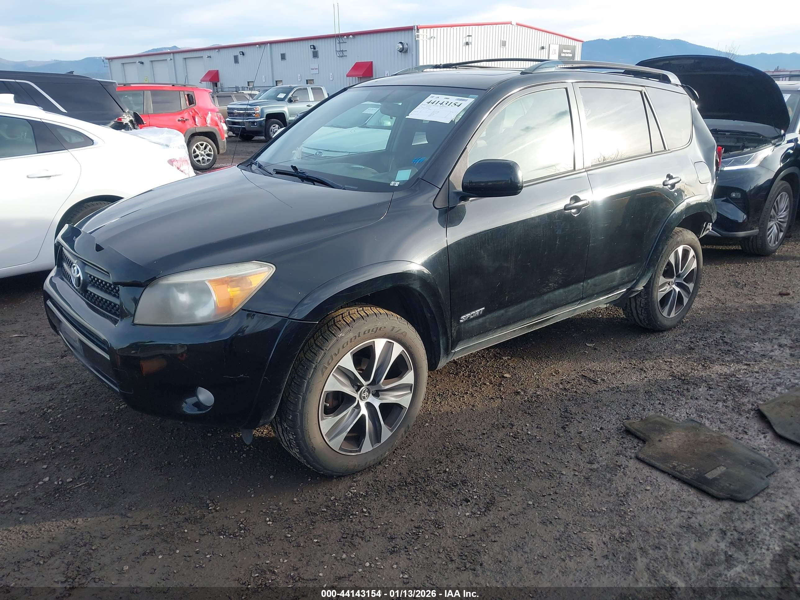 TOYOTA RAV4 image 2