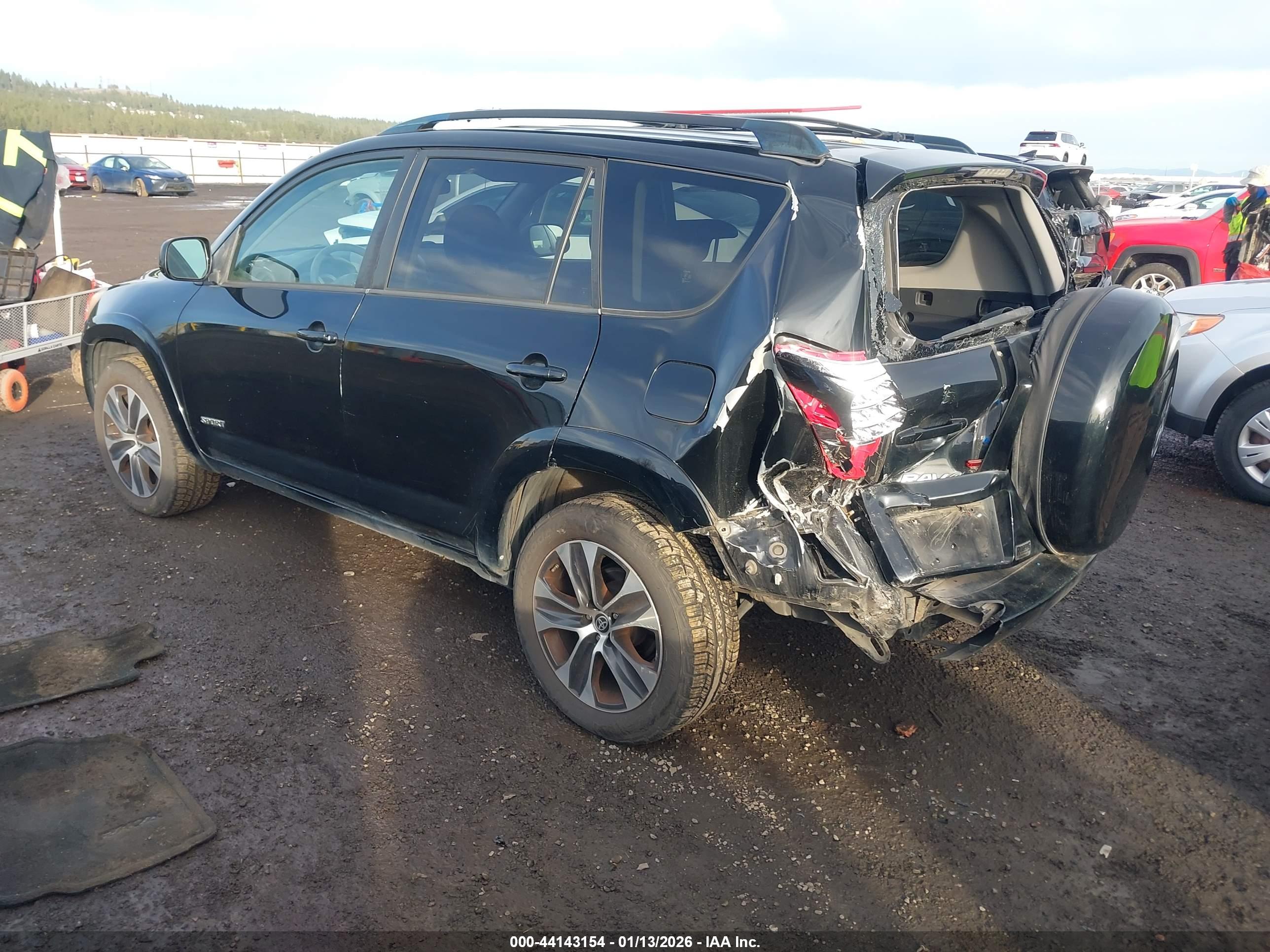 TOYOTA RAV4 image 3