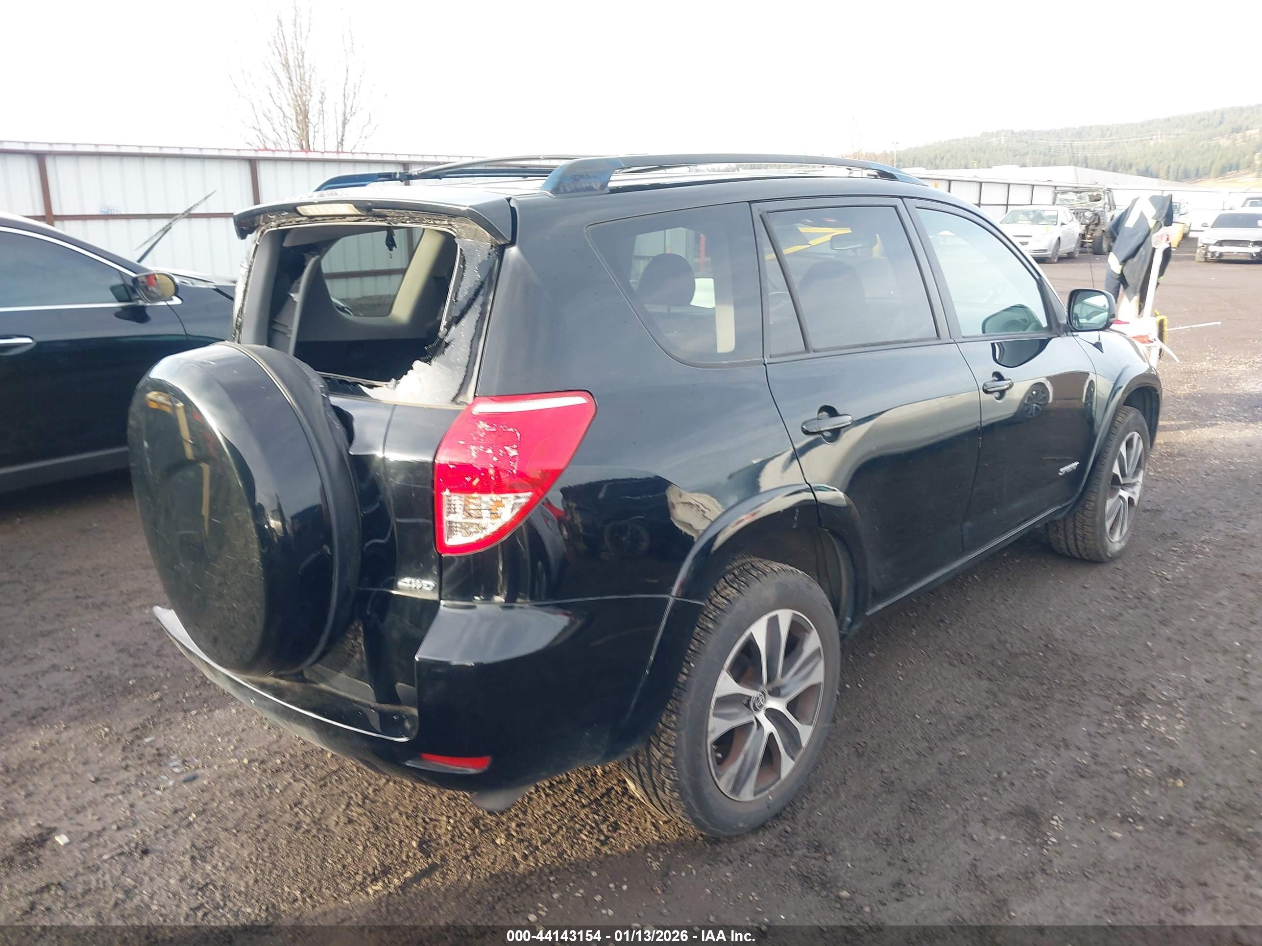 TOYOTA RAV4 image 4