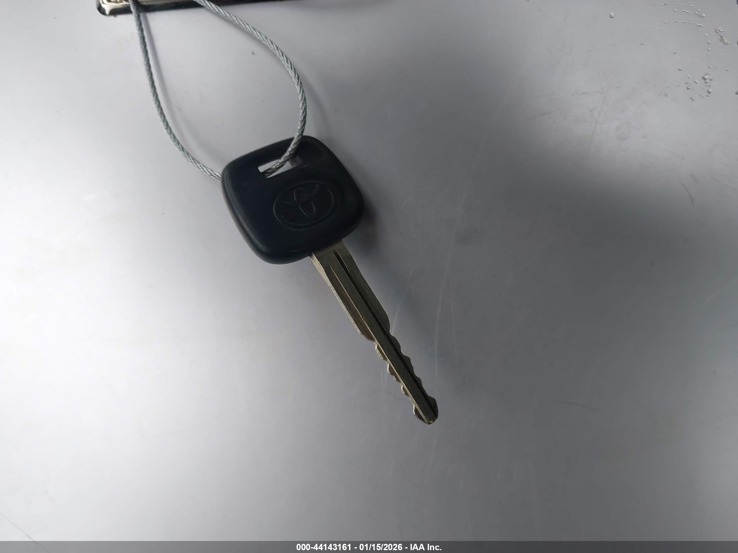 TOYOTA YARIS image 11
