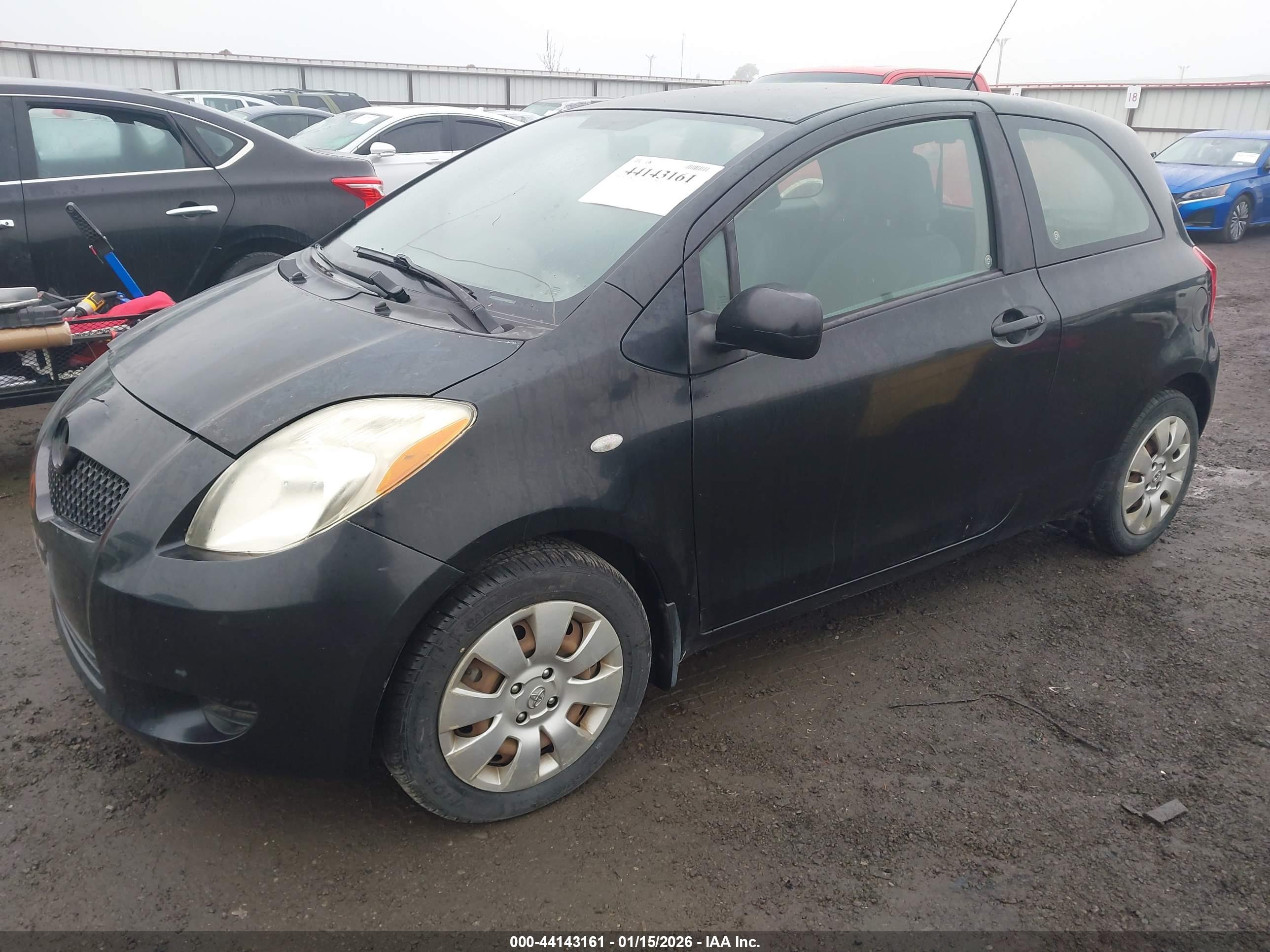 TOYOTA YARIS image 2