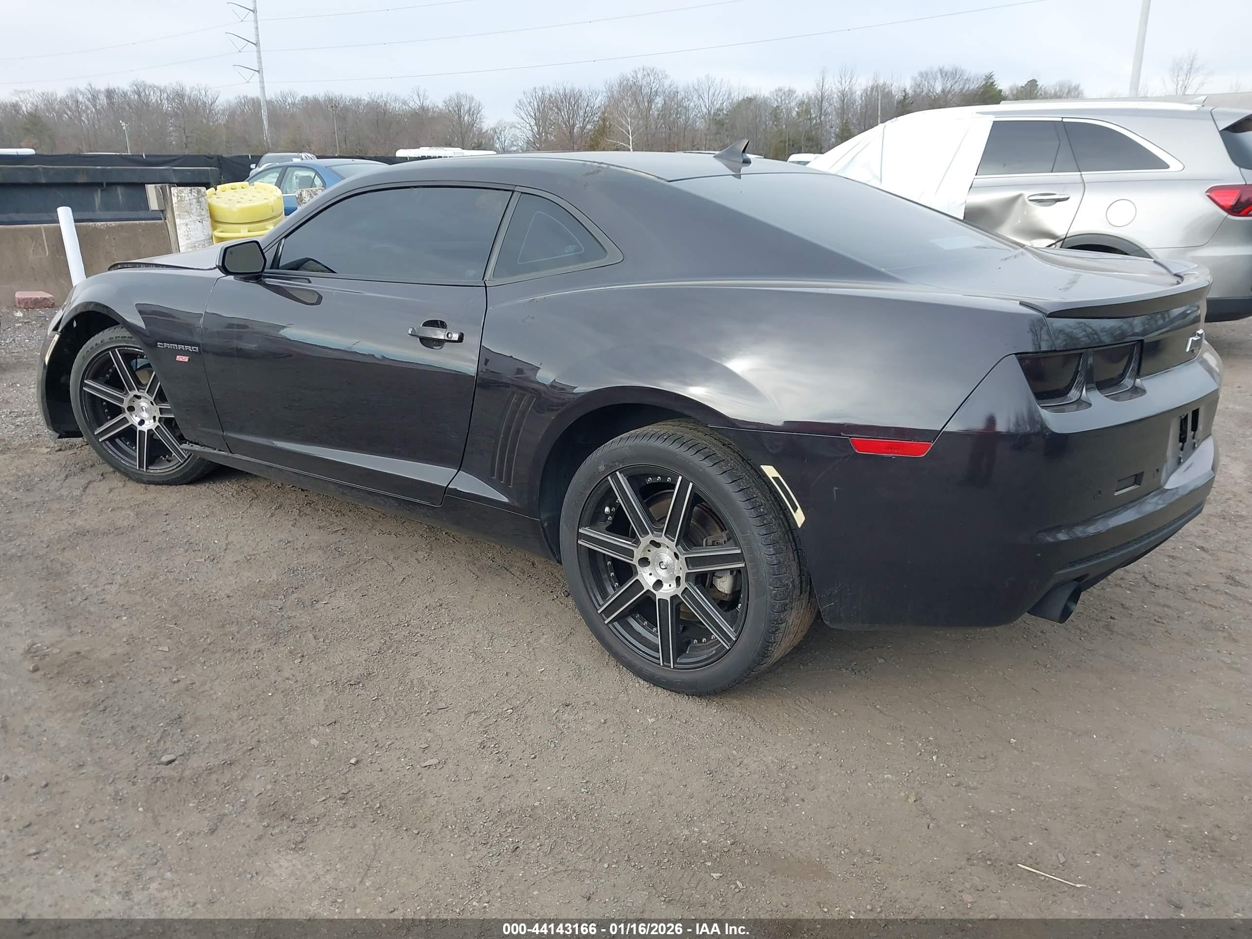 CHEVROLET CAMARO image 3
