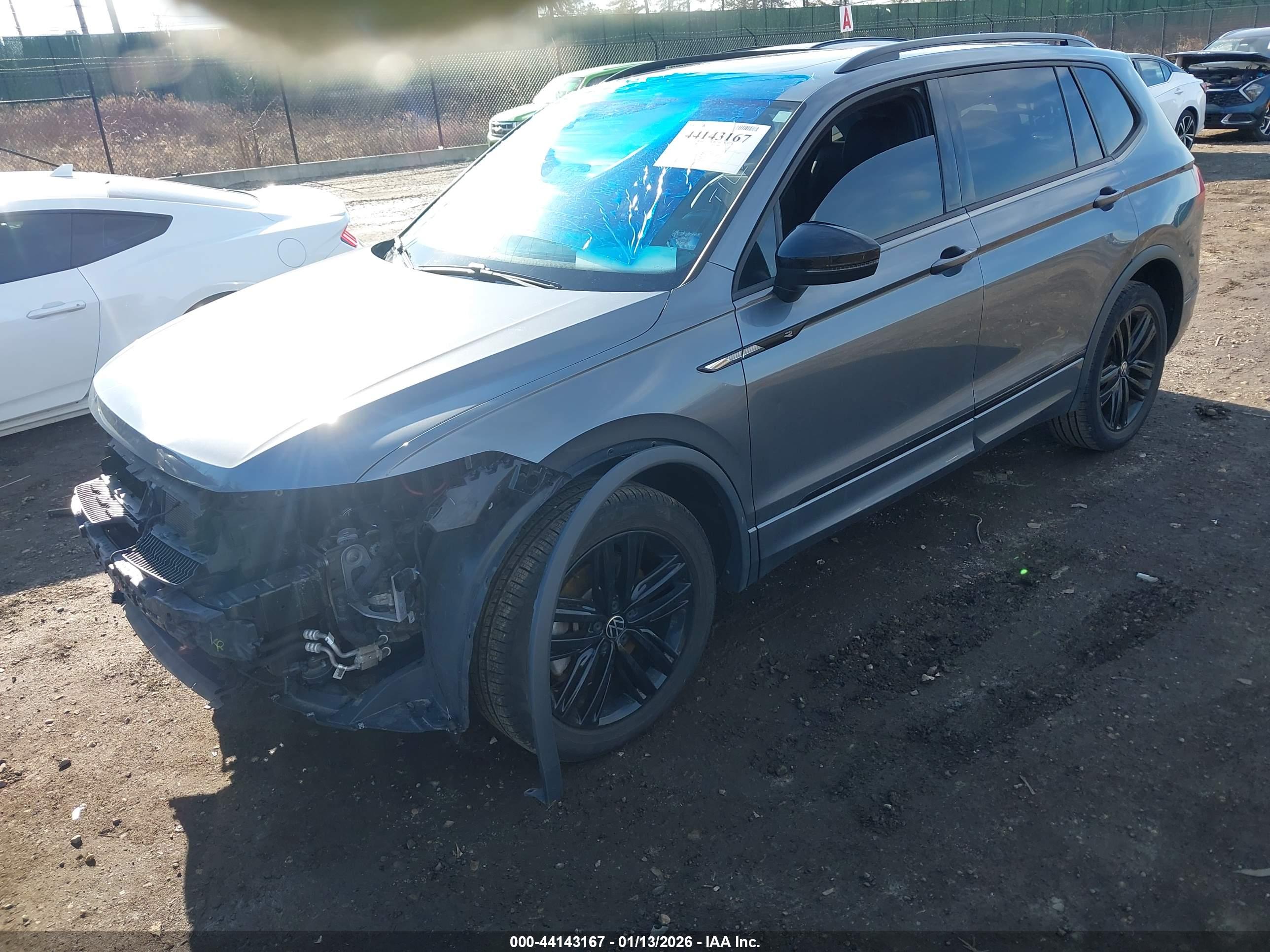 VOLKSWAGEN TIGUAN image 2