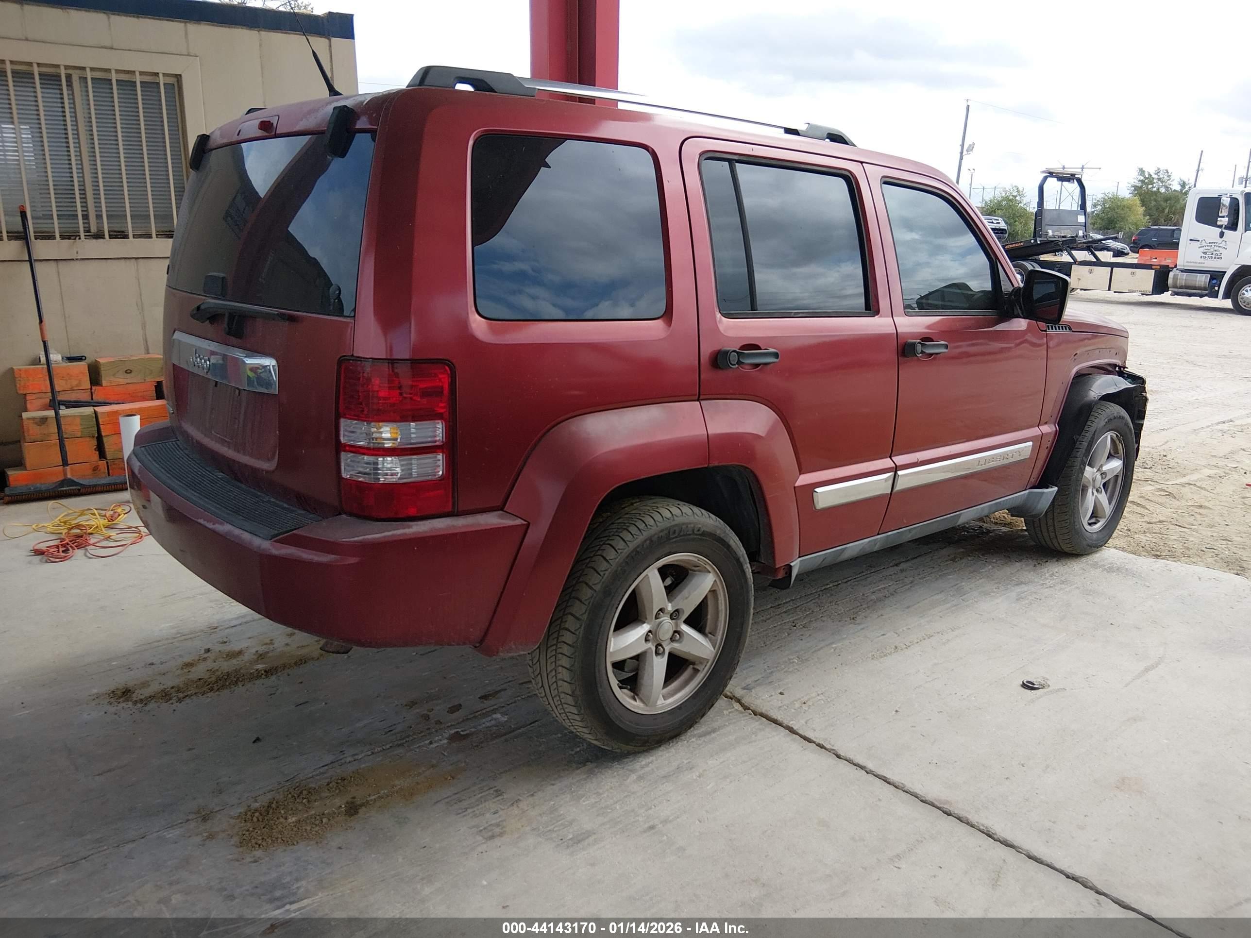 JEEP LIBERTY image 4