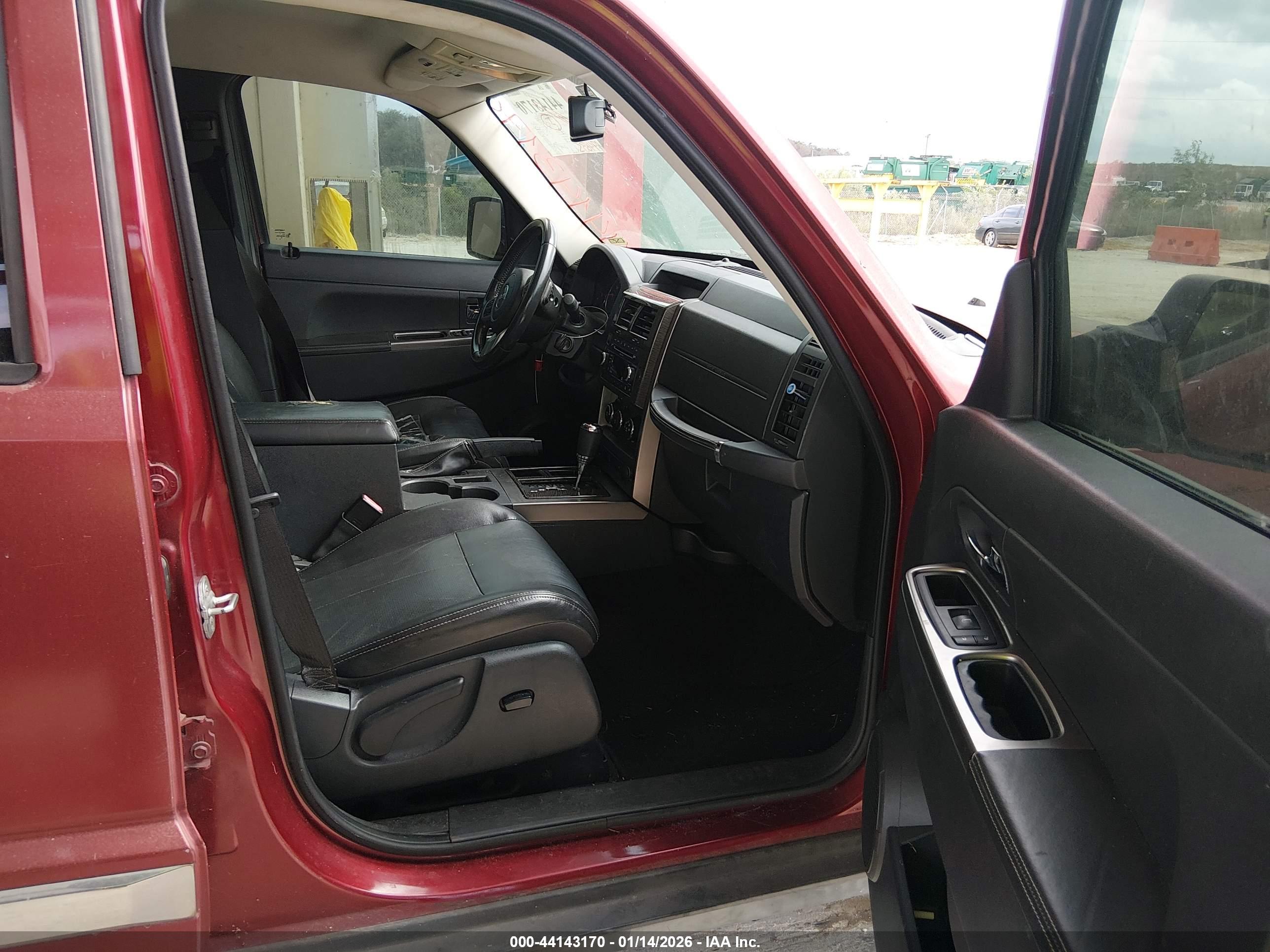 JEEP LIBERTY image 5
