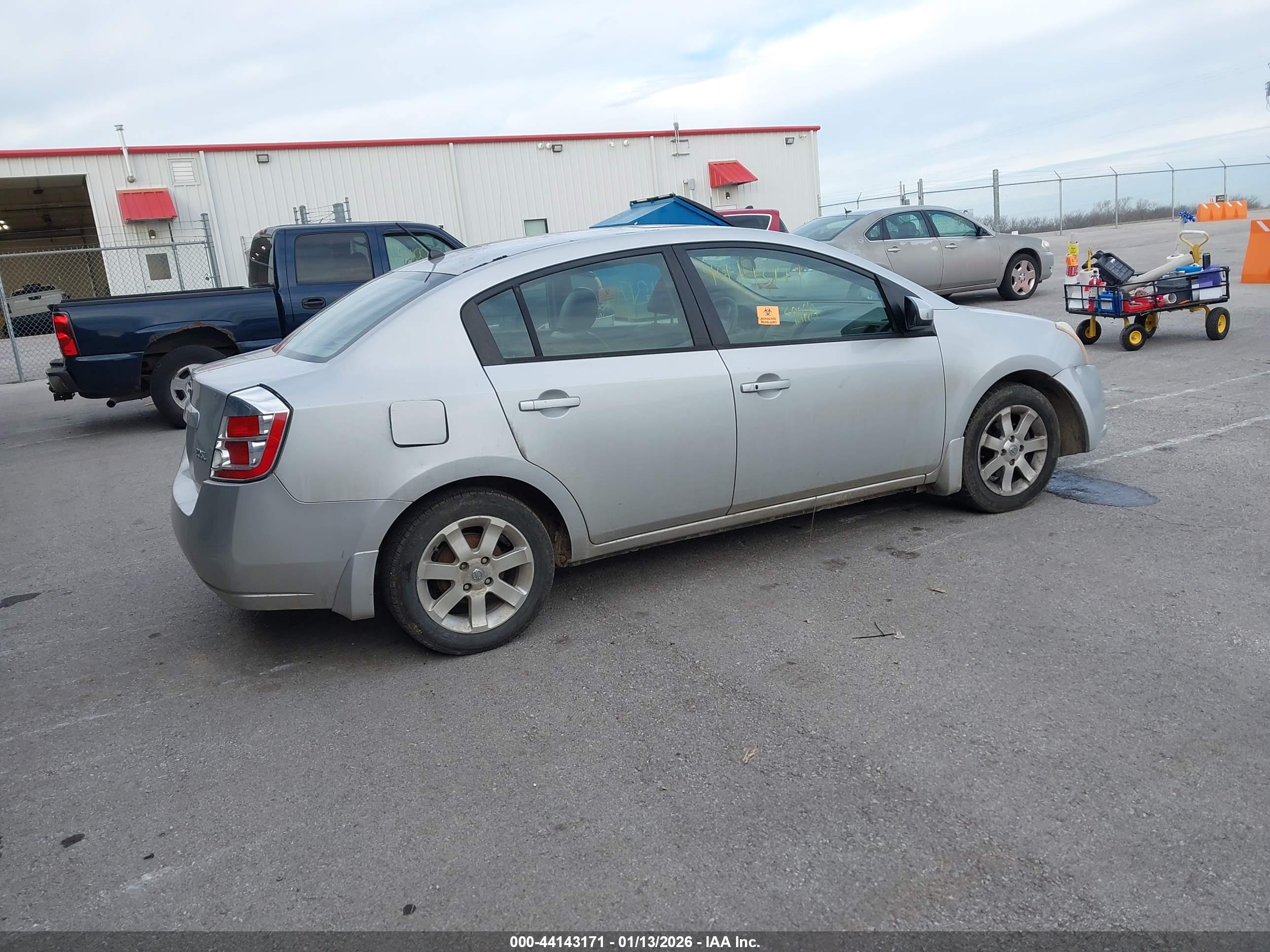 NISSAN SENTRA image 4