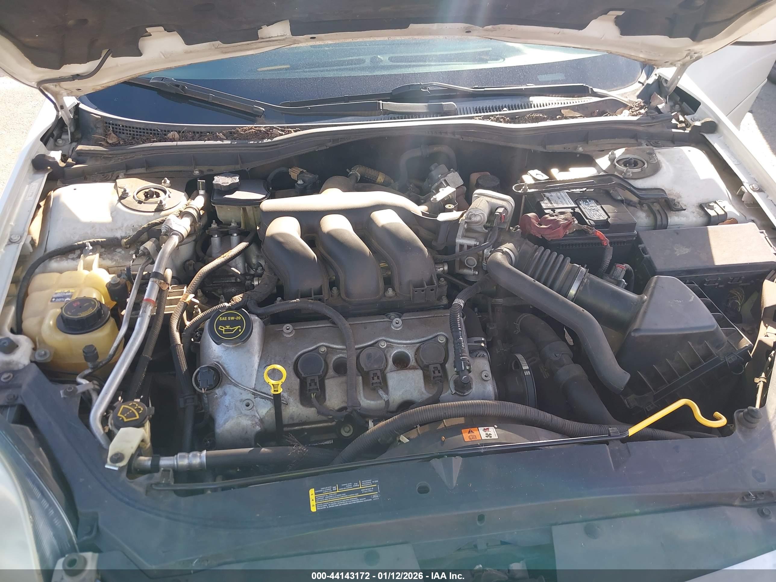 FORD FUSION image 10