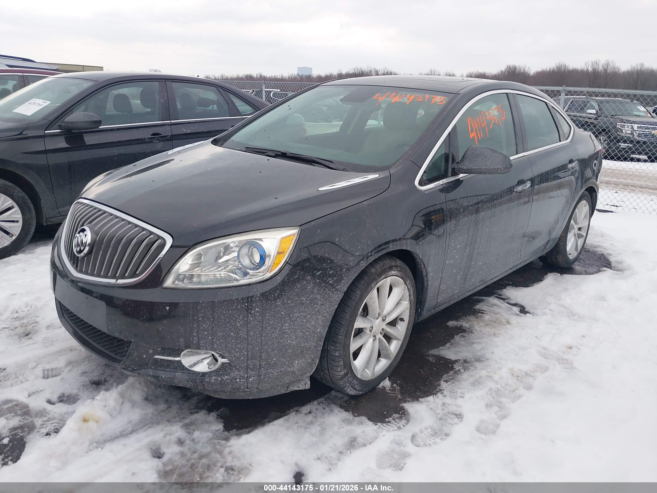 BUICK VERANO image 2
