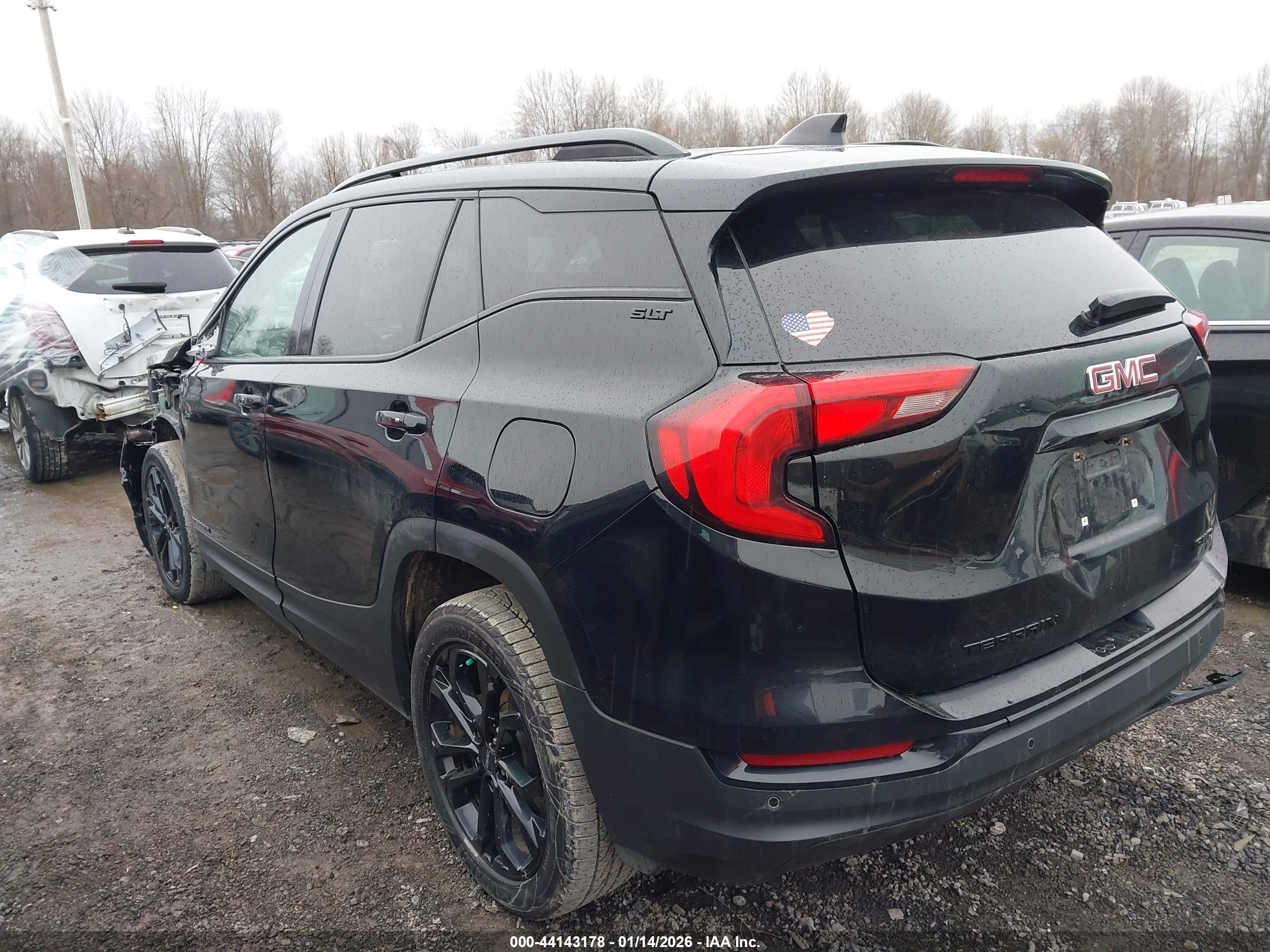 GMC TERRAIN image 3