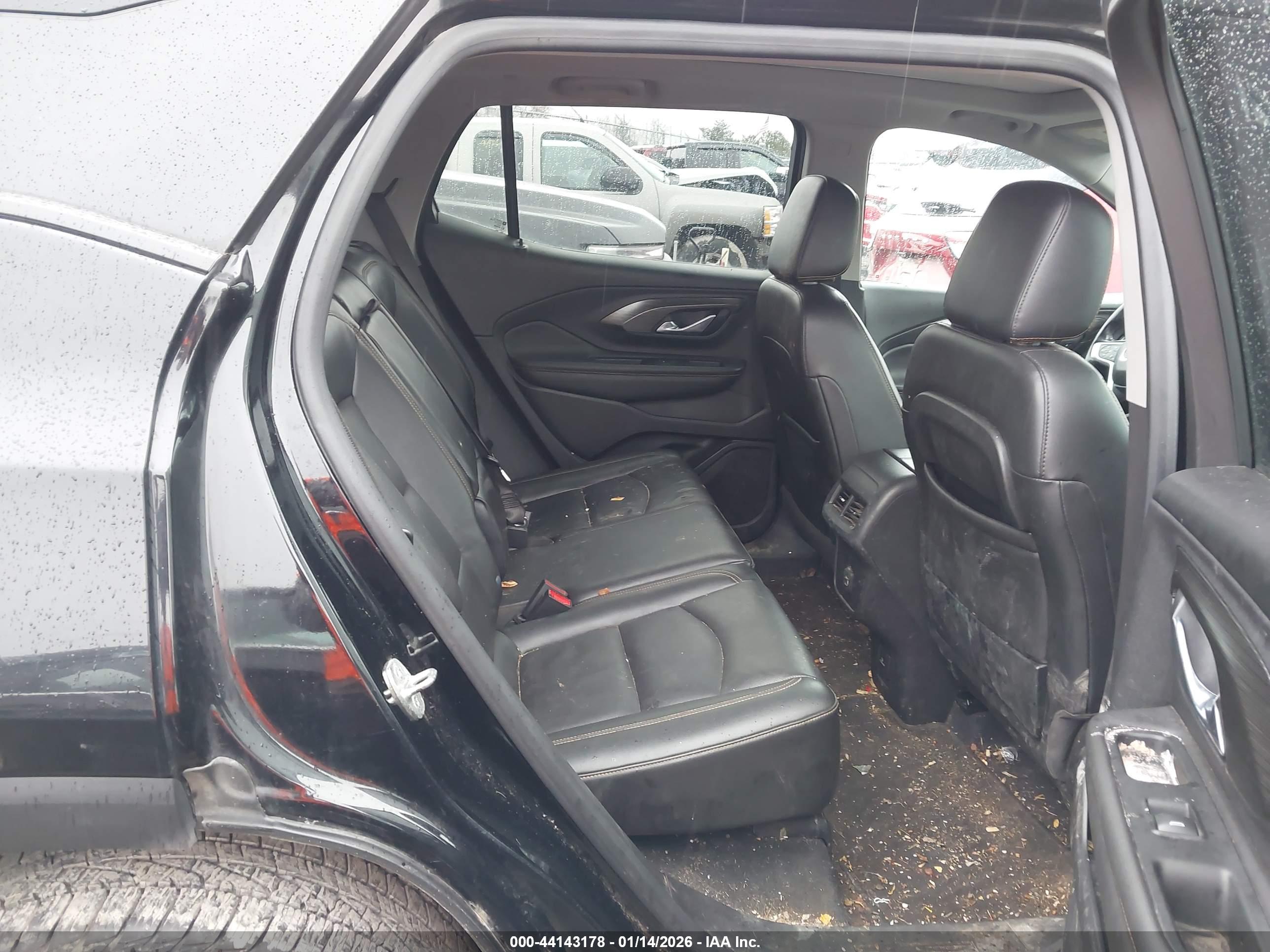 GMC TERRAIN image 8