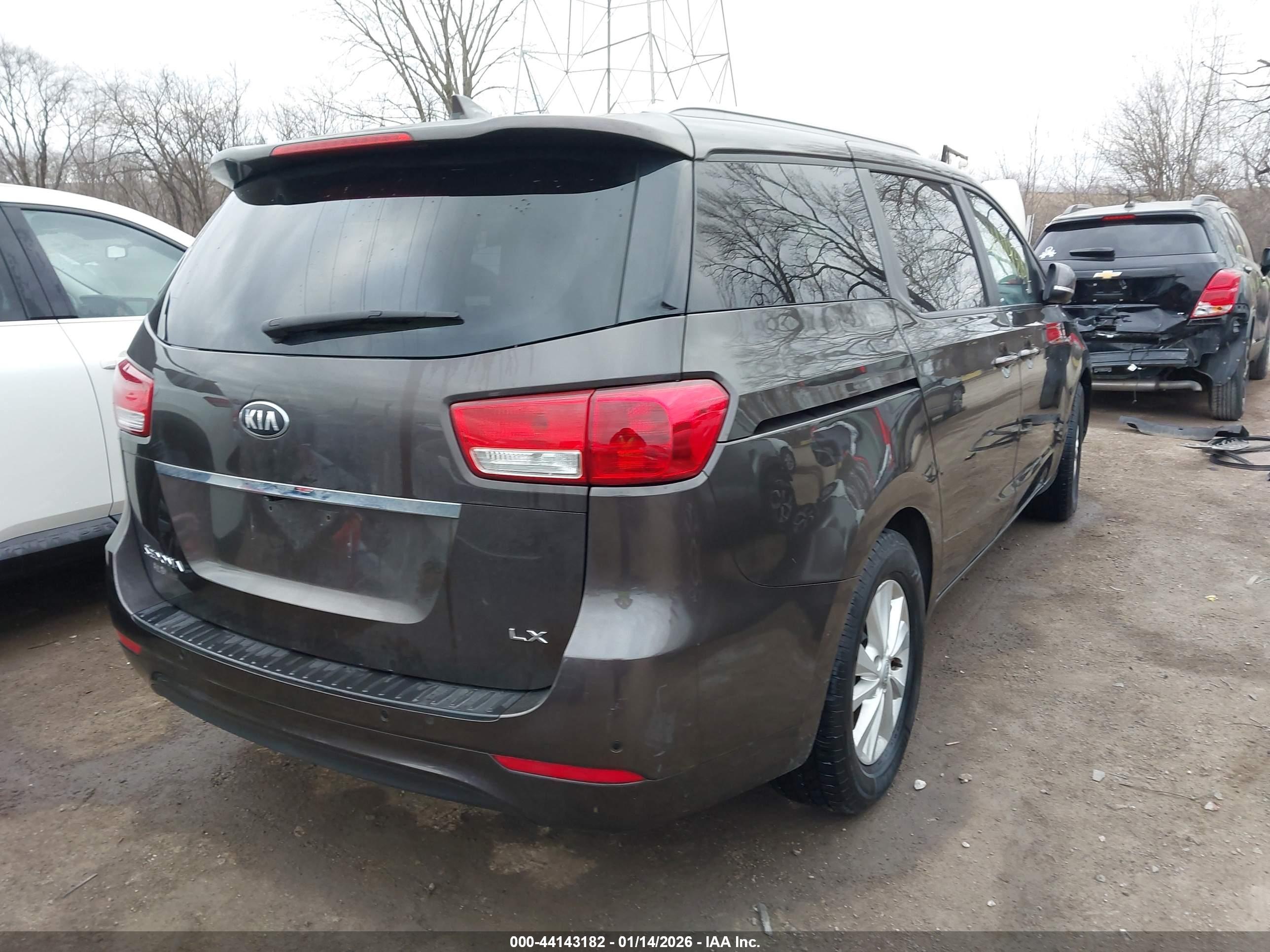 KIA SEDONA image 4