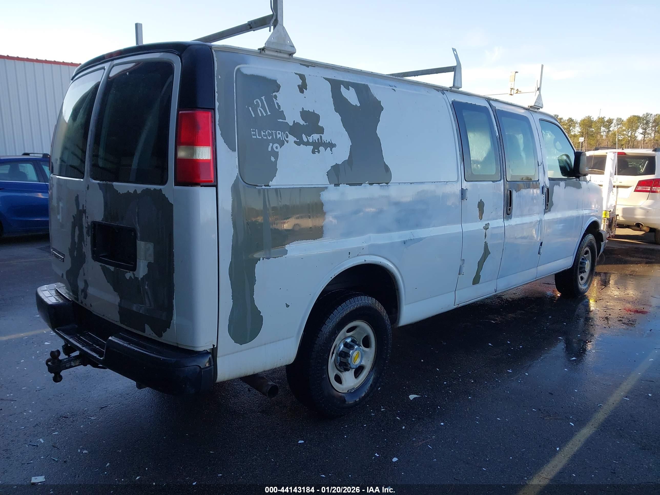 CHEVROLET EXPRESS image 4