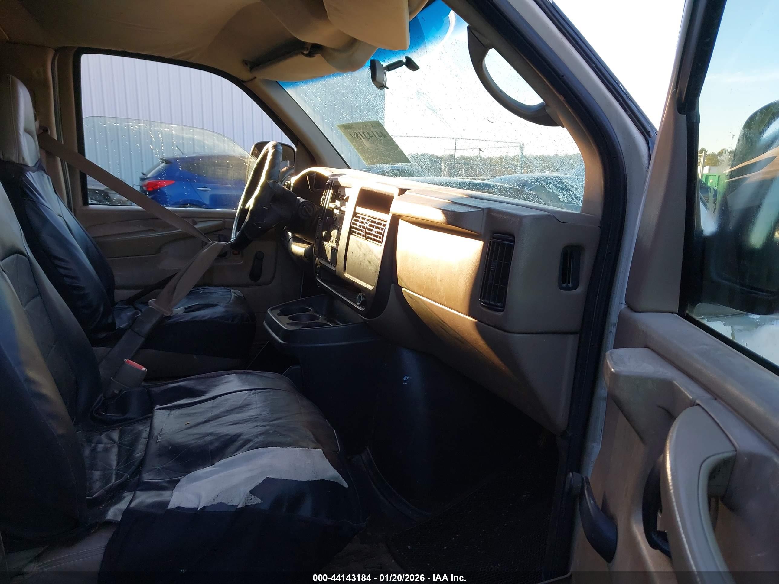 CHEVROLET EXPRESS image 5
