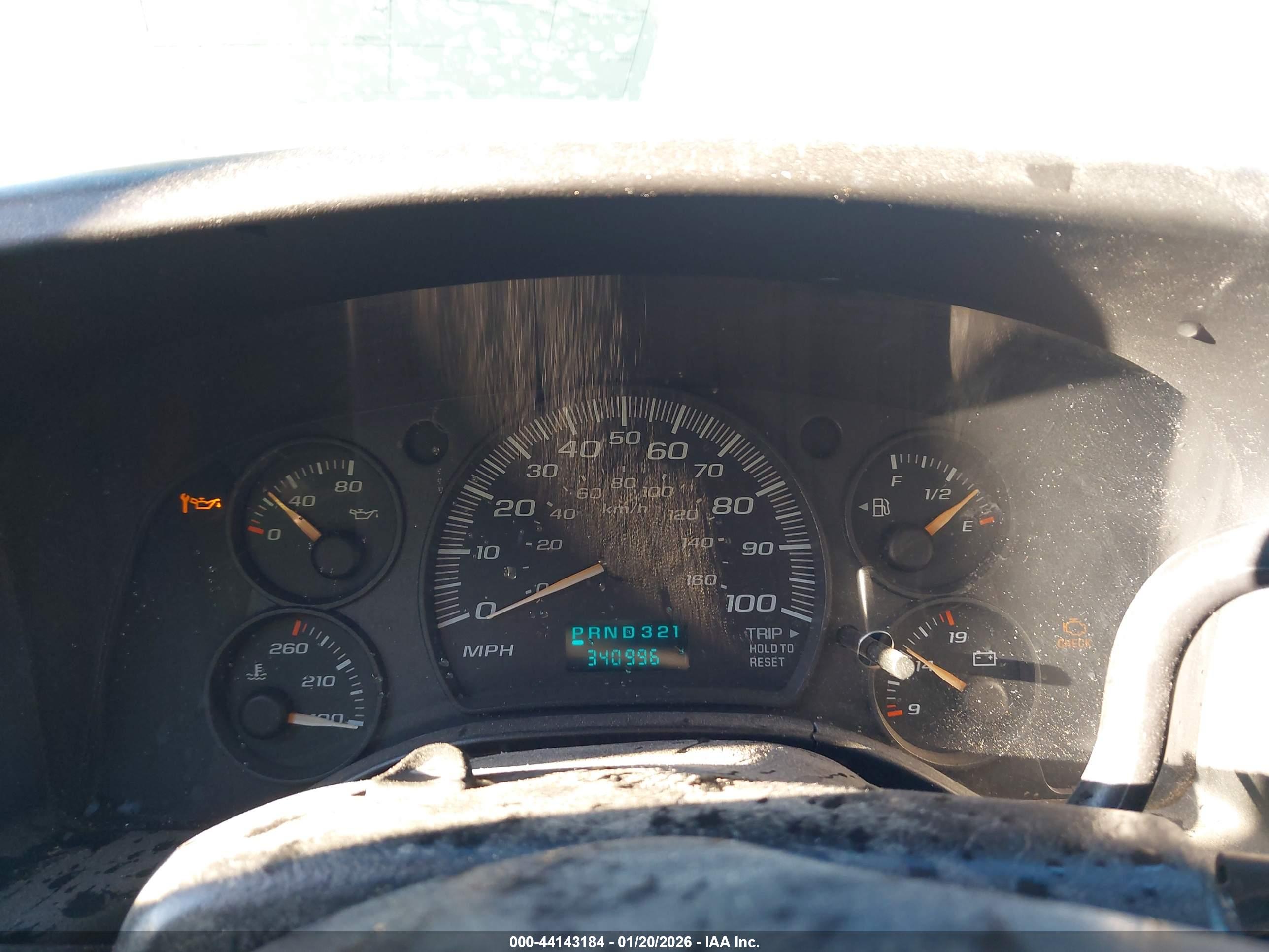 CHEVROLET EXPRESS image 7