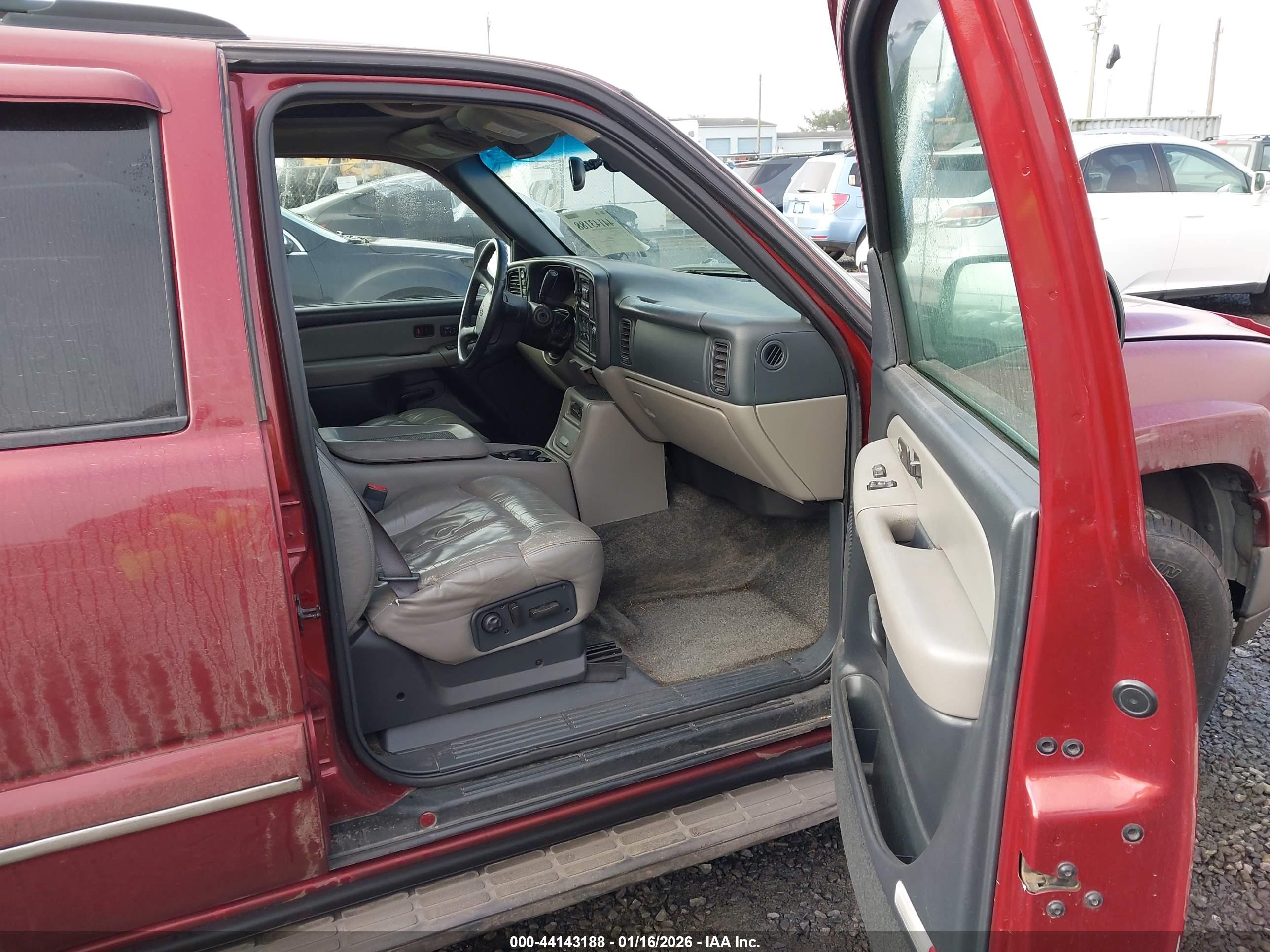 CHEVROLET TAHOE image 5