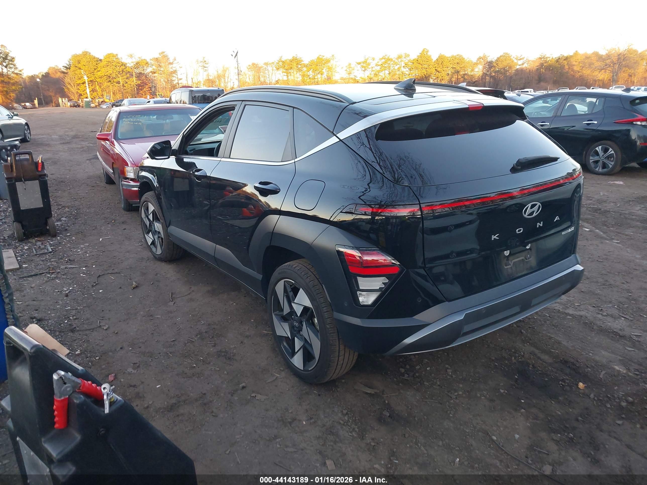 HYUNDAI KONA image 3