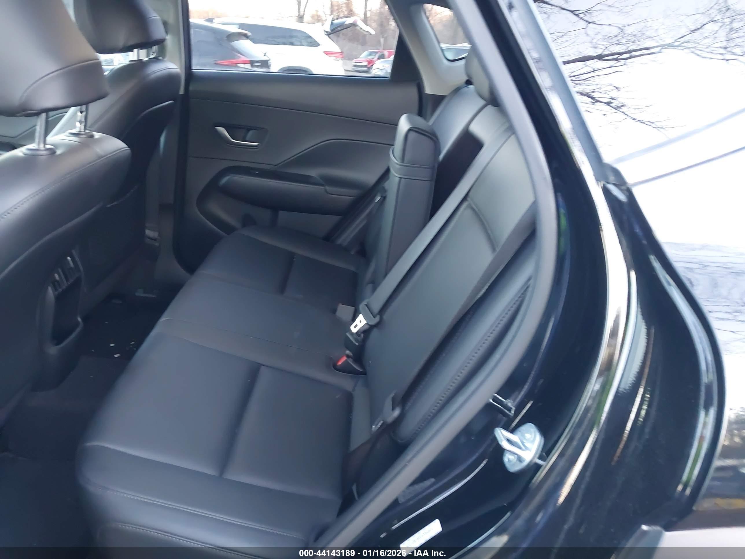 HYUNDAI KONA image 8