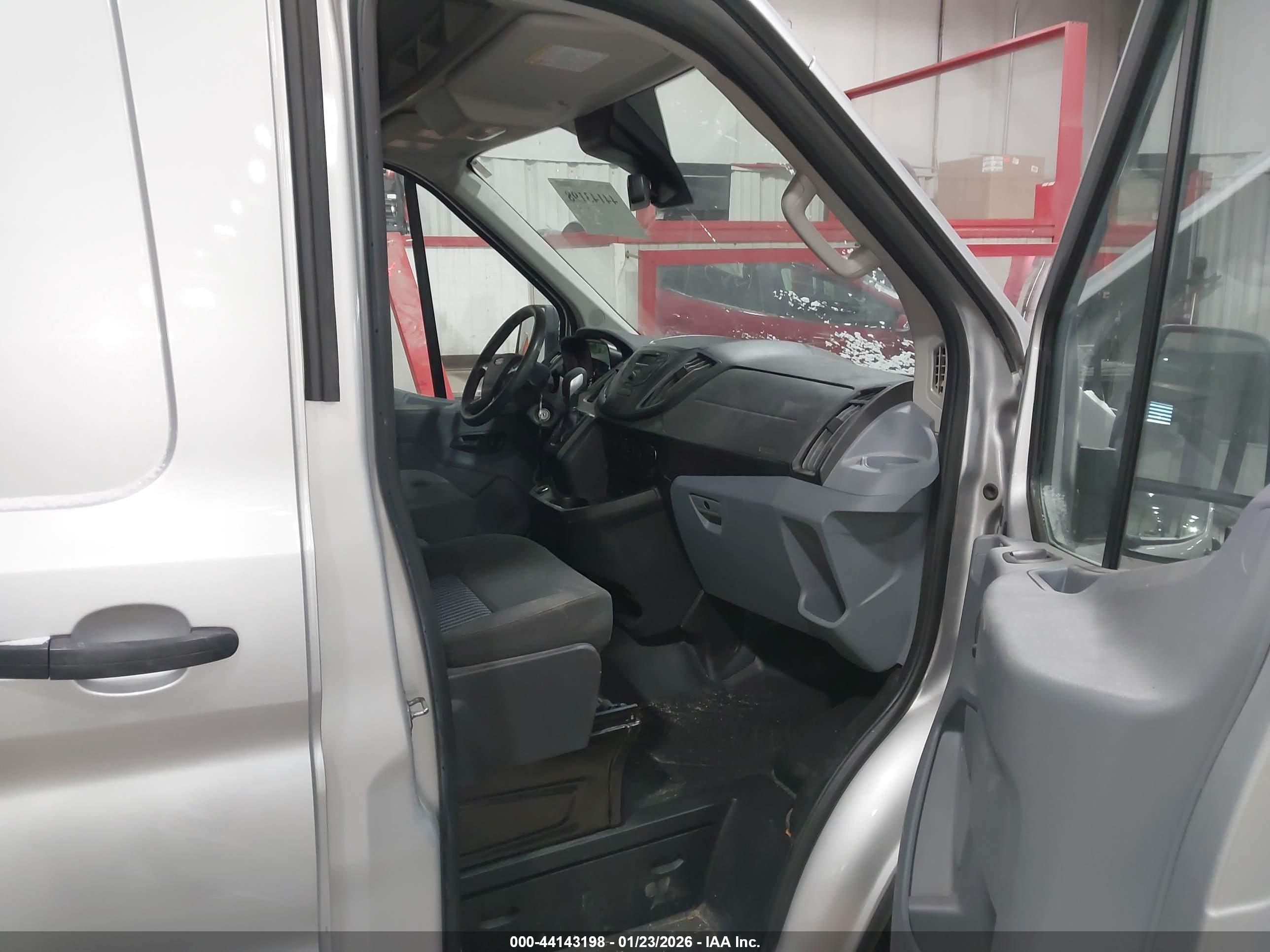 FORD TRANSIT-250 image 5