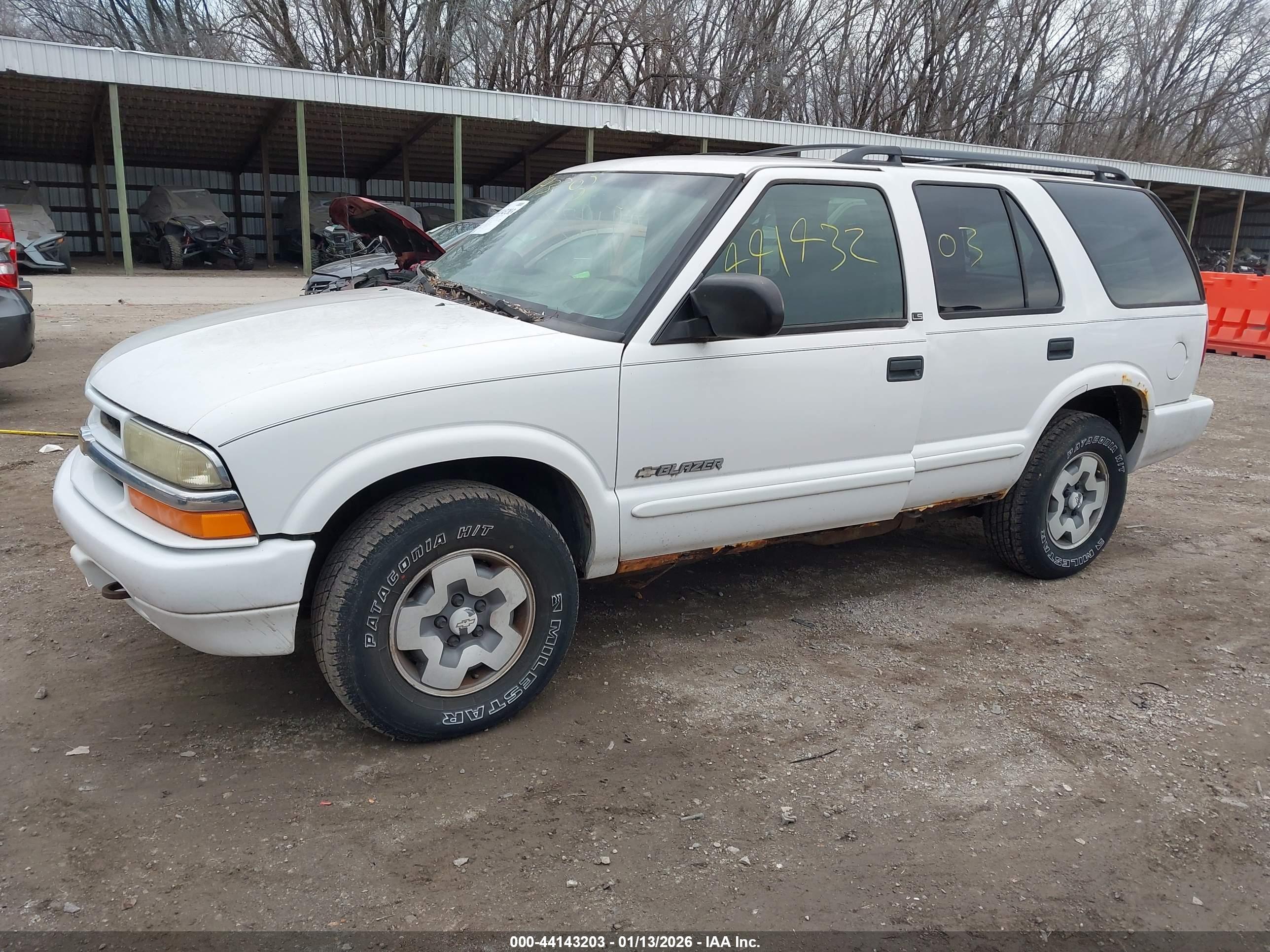 CHEVROLET BLAZER image 2