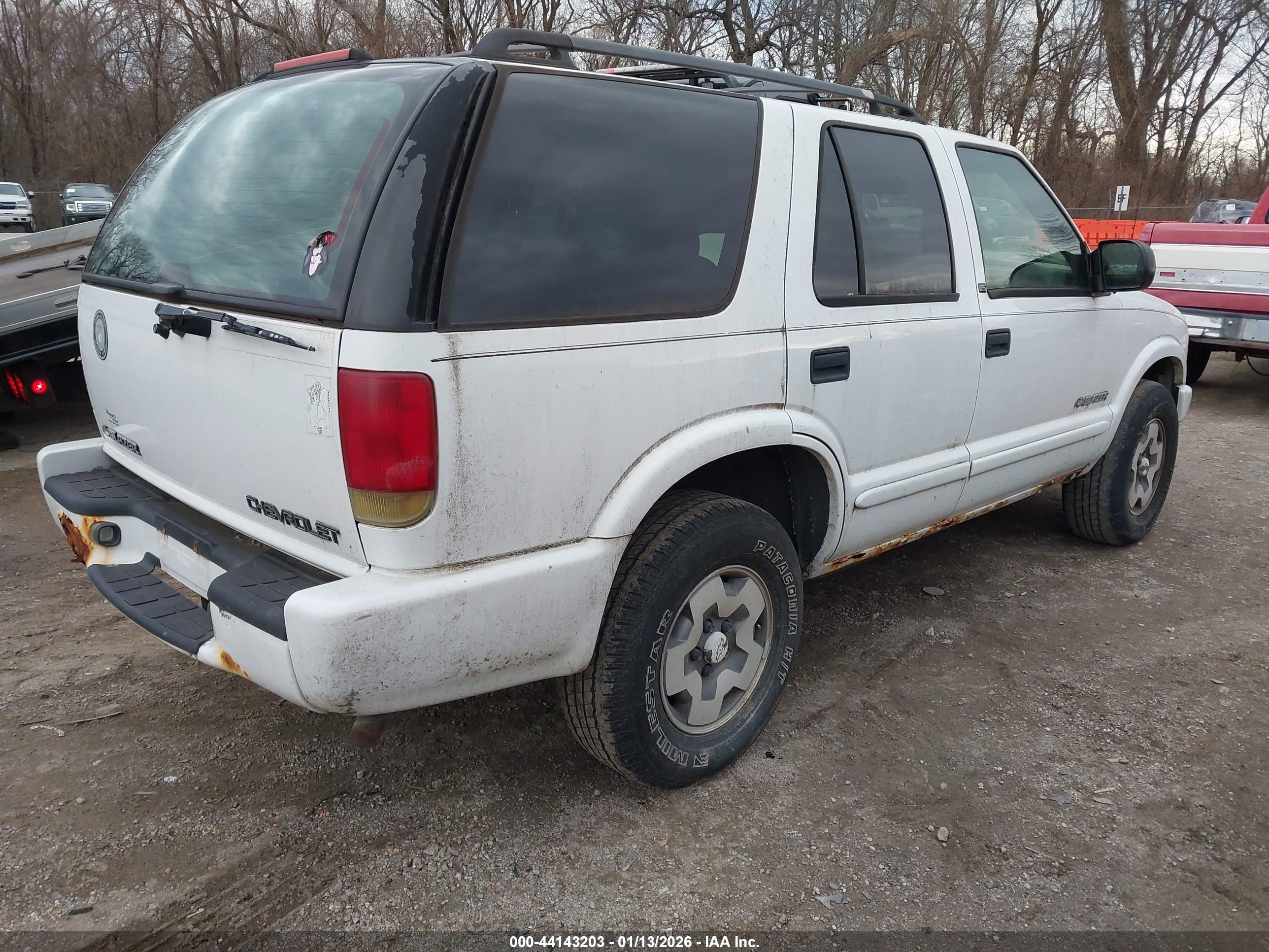CHEVROLET BLAZER image 4
