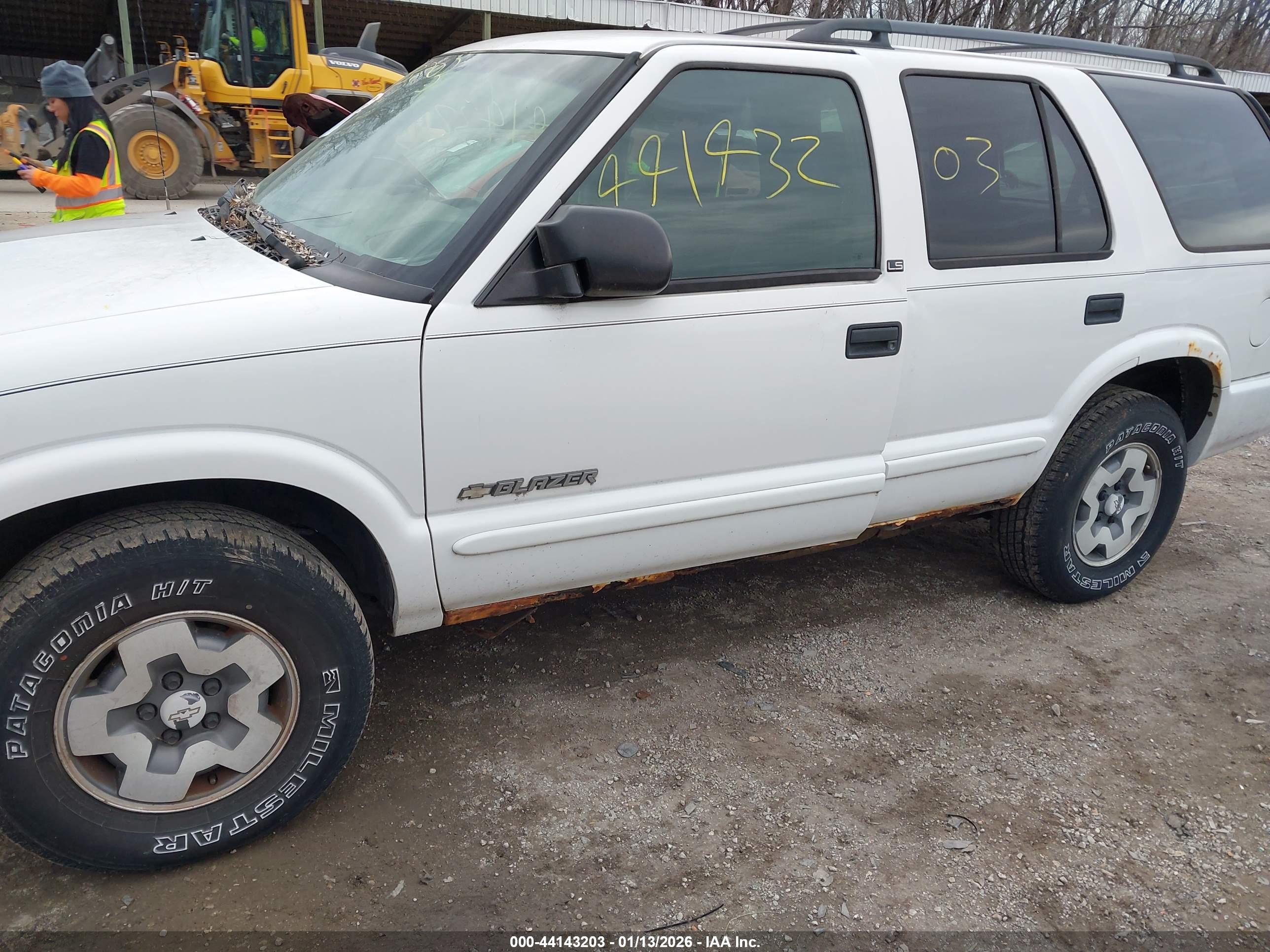 CHEVROLET BLAZER image 6
