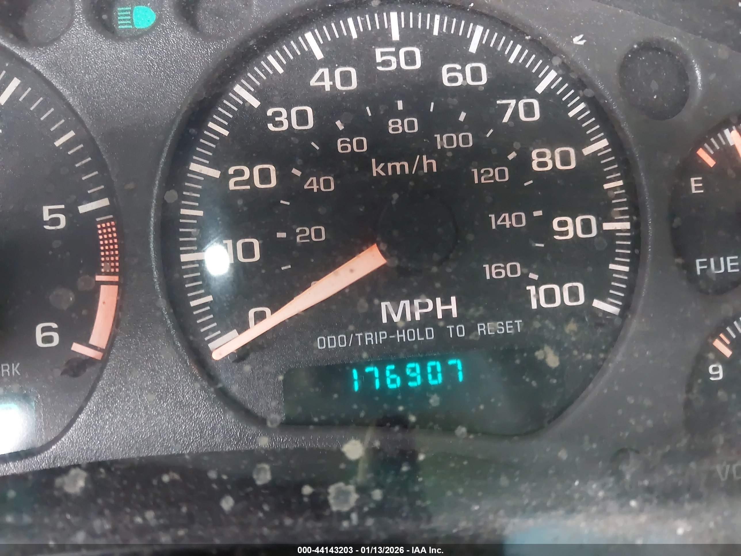 CHEVROLET BLAZER image 7