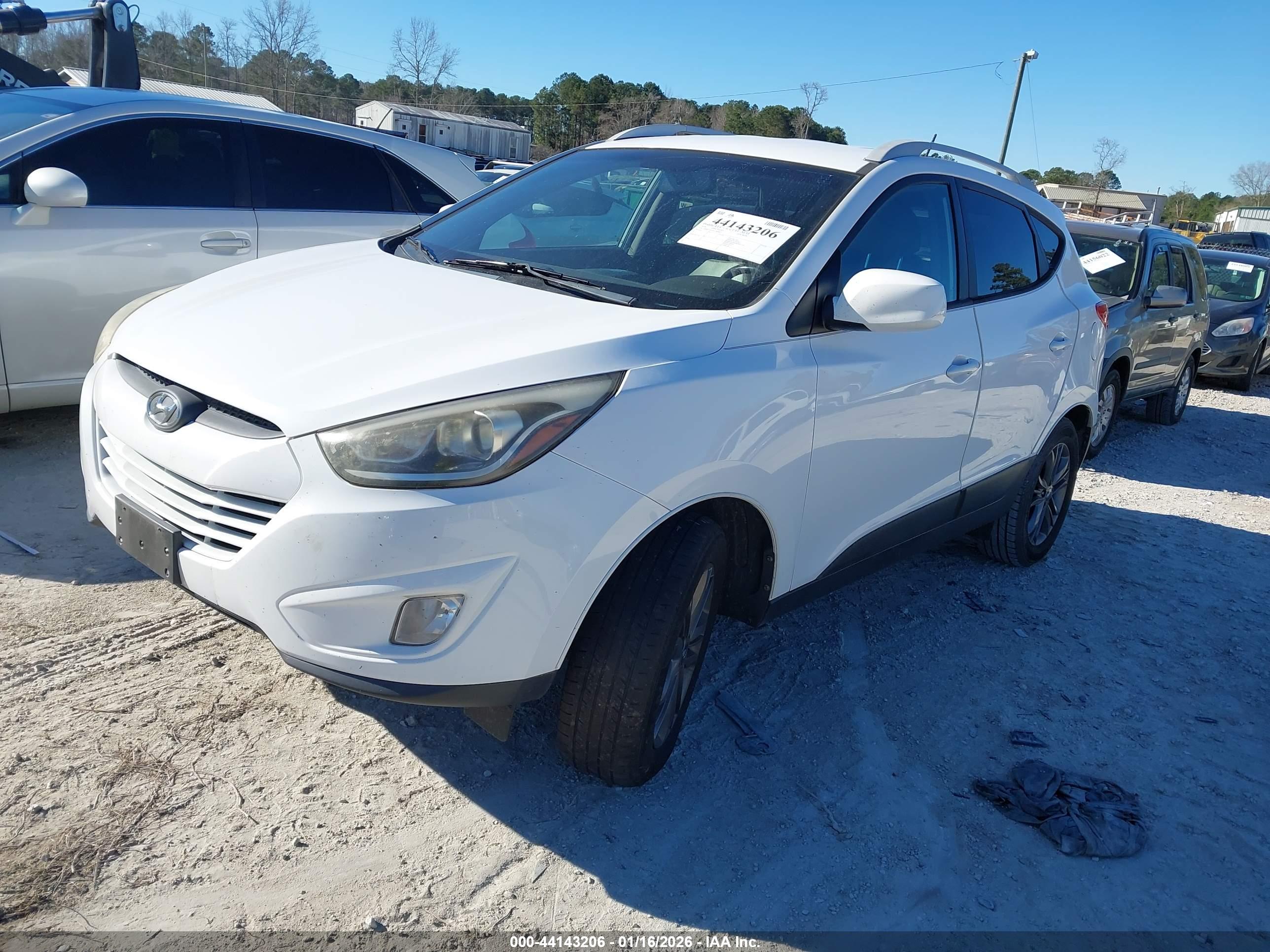 HYUNDAI TUCSON image 2