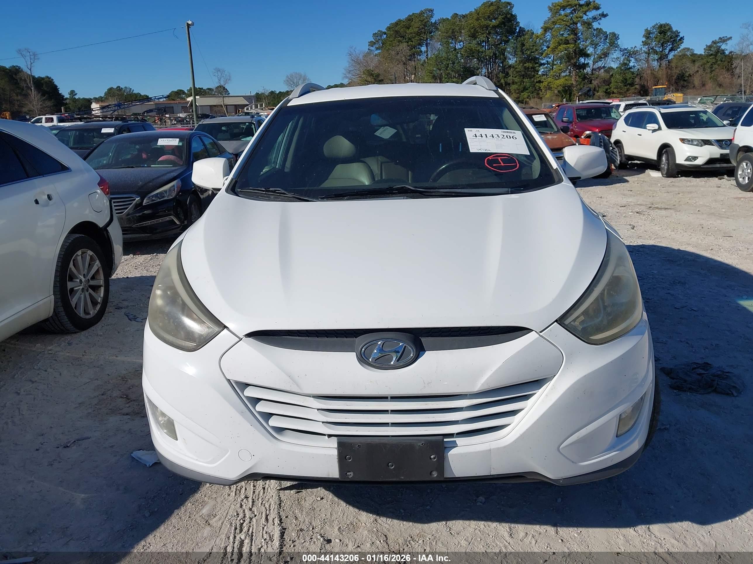 HYUNDAI TUCSON image 6