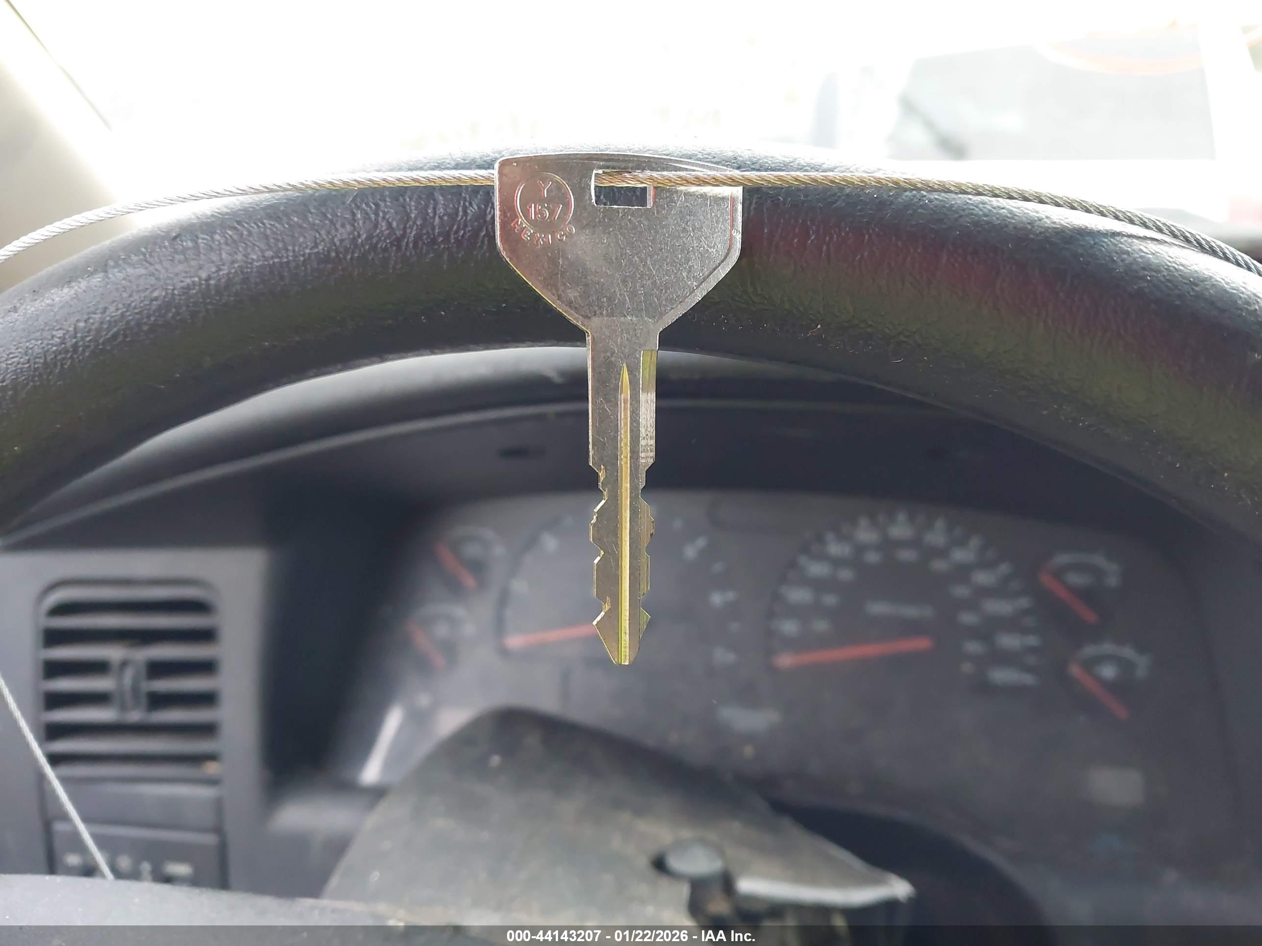 DODGE DAKOTA image 11