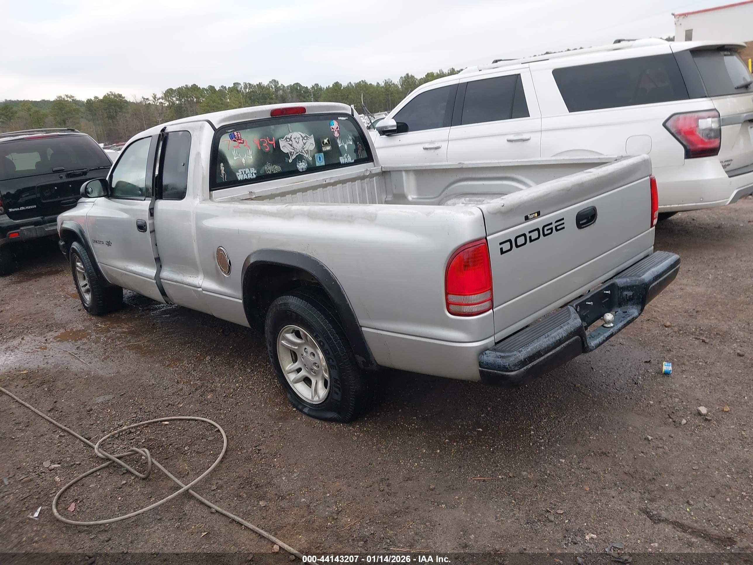 DODGE DAKOTA image 3