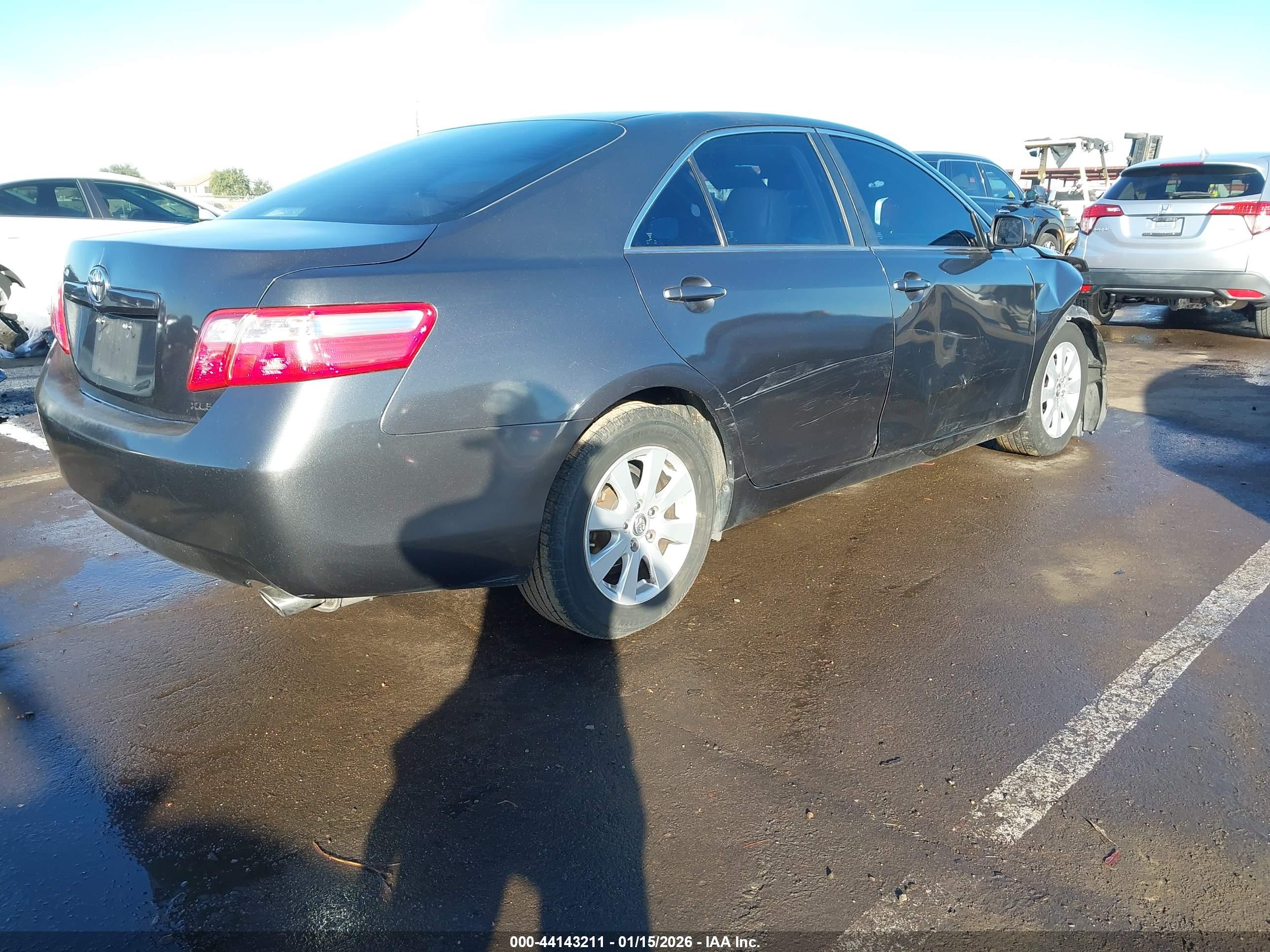 TOYOTA CAMRY image 4