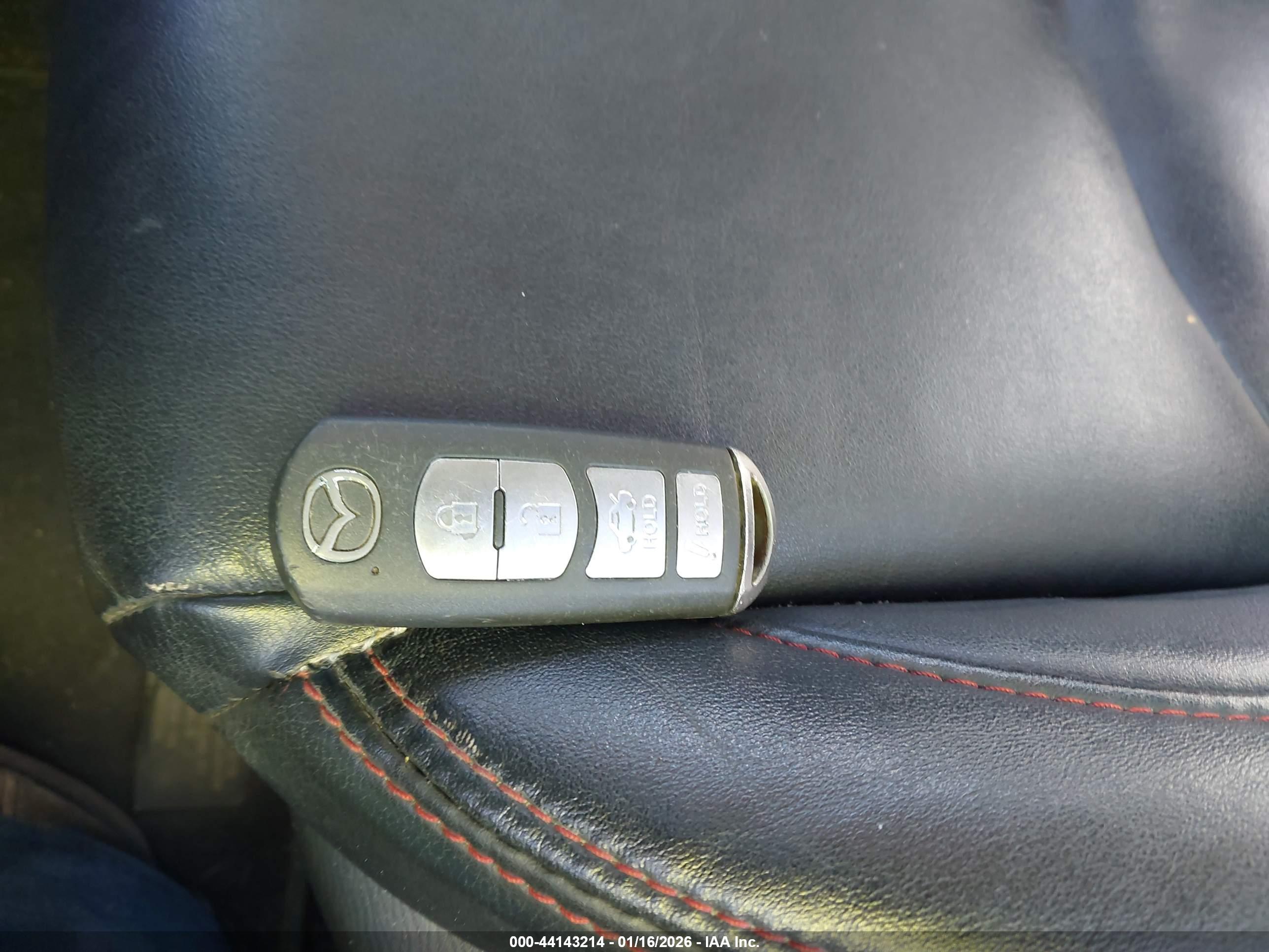 MAZDA MAZDA3 image 11
