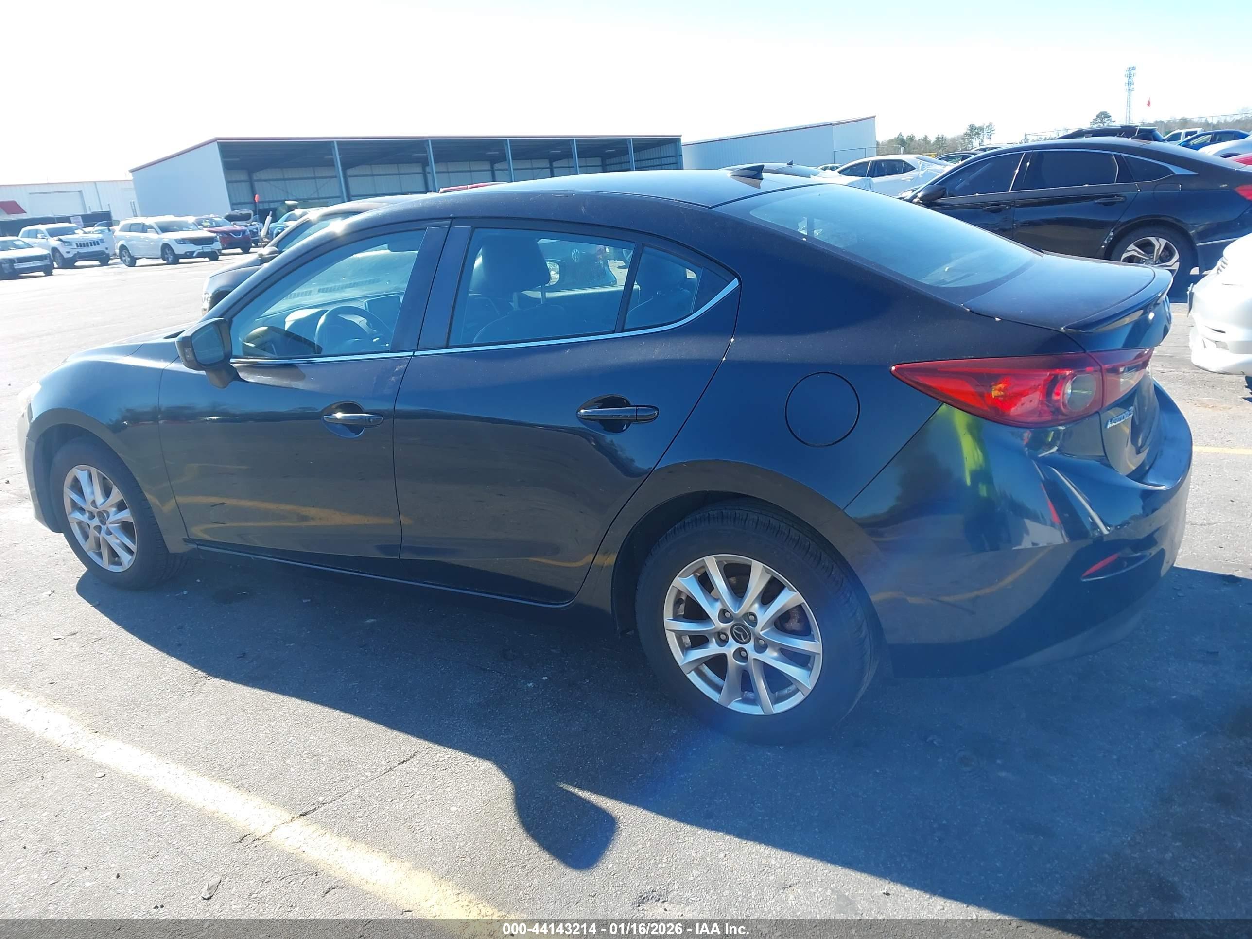 MAZDA MAZDA3 image 3