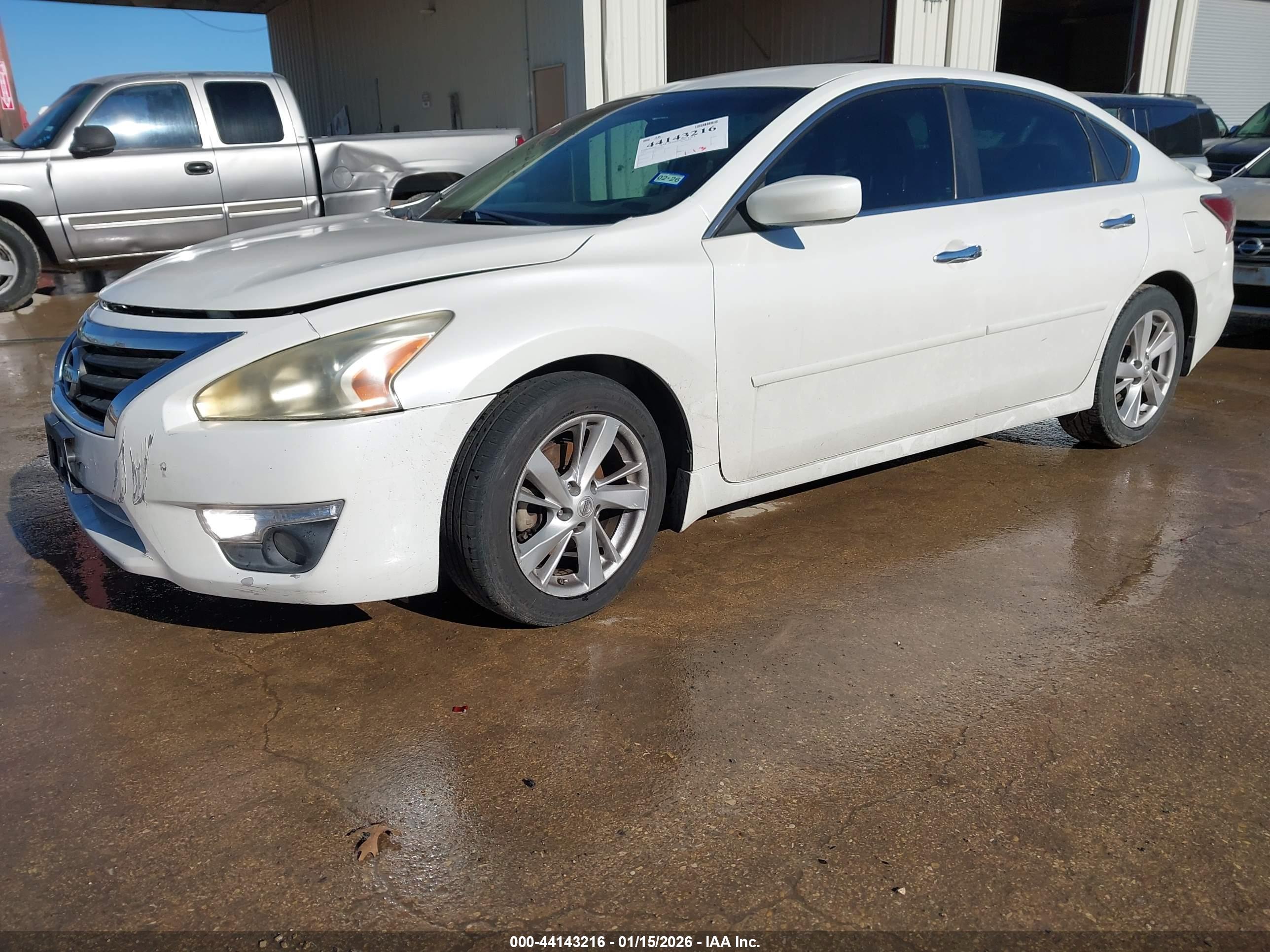 NISSAN ALTIMA image 2