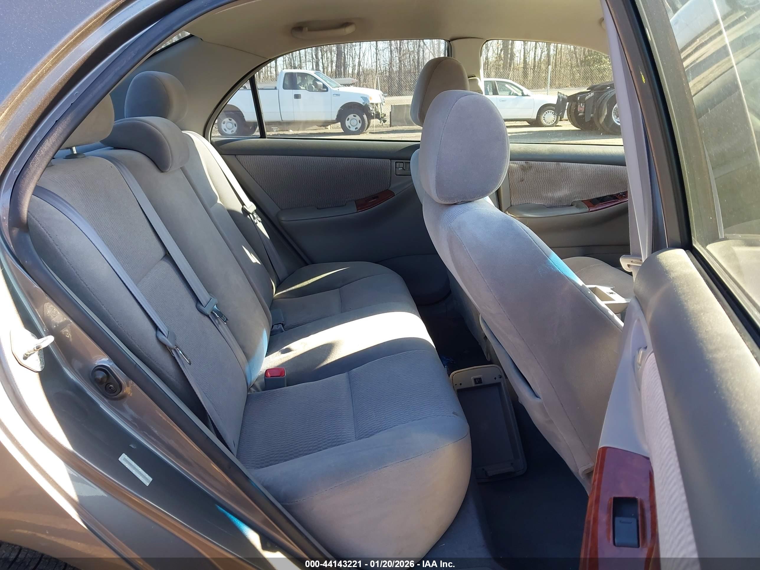 TOYOTA COROLLA image 8