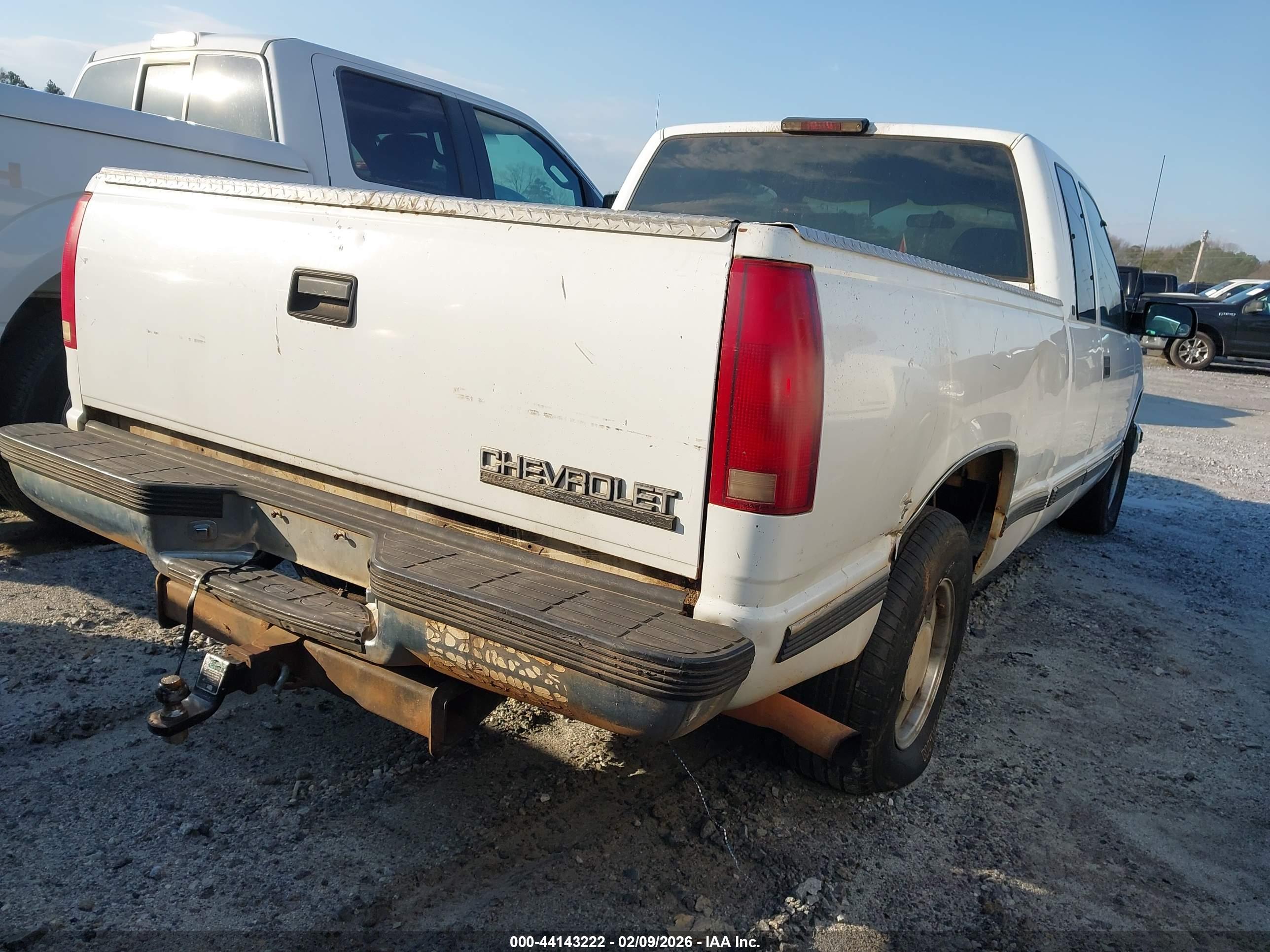 CHEVROLET C1500 image 4