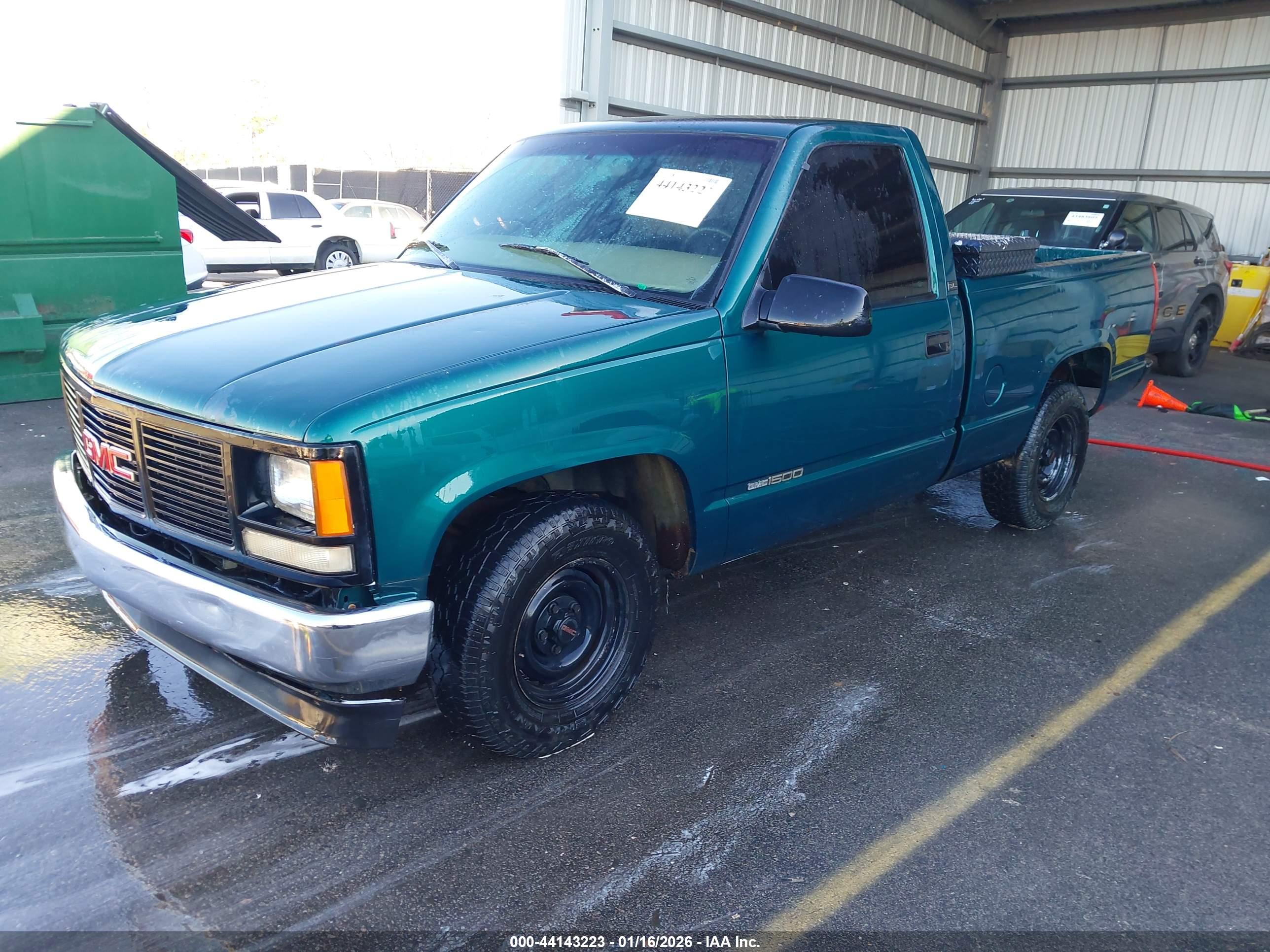 GMC SIERRA image 2