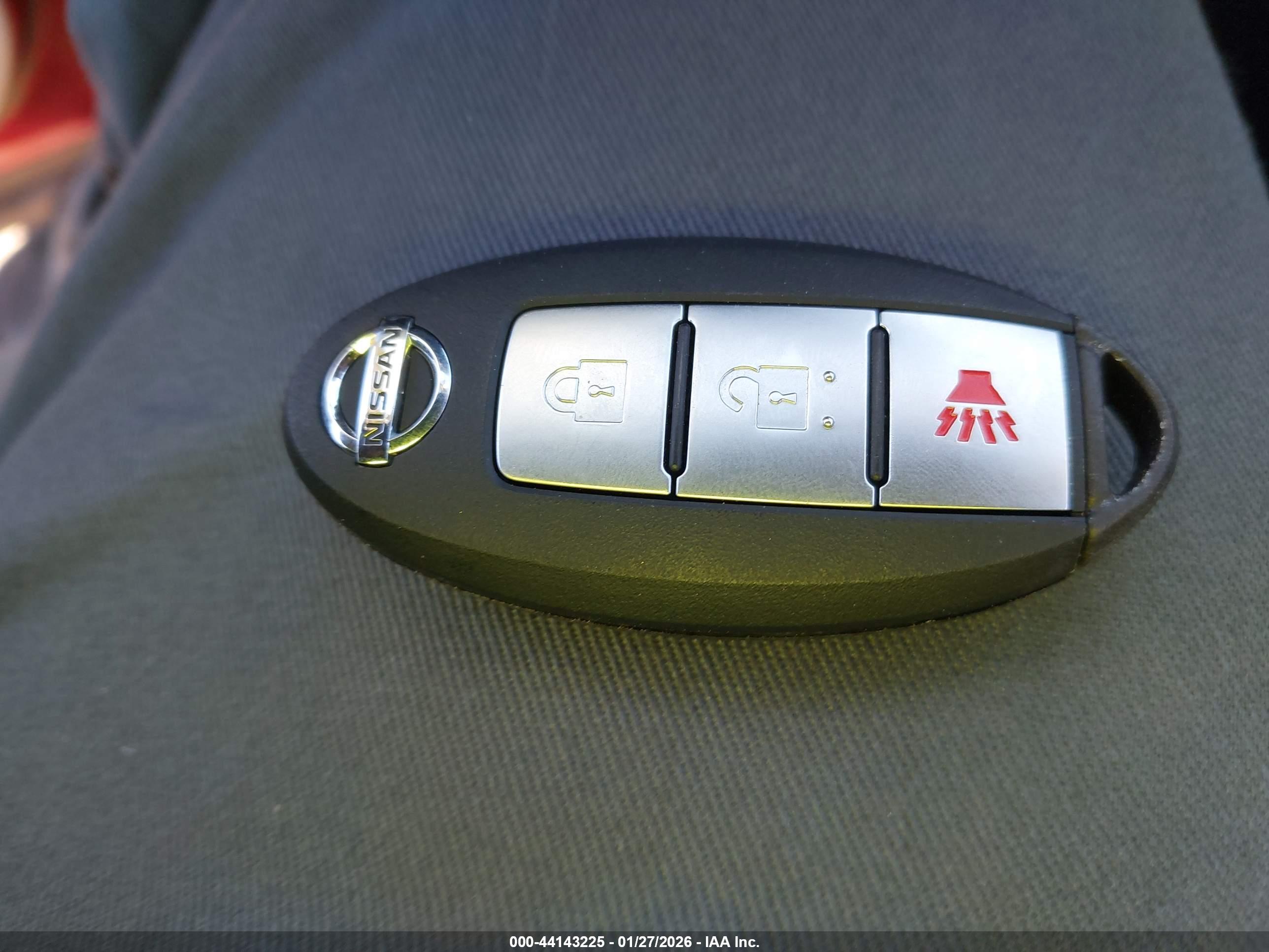 NISSAN ROGUE image 11
