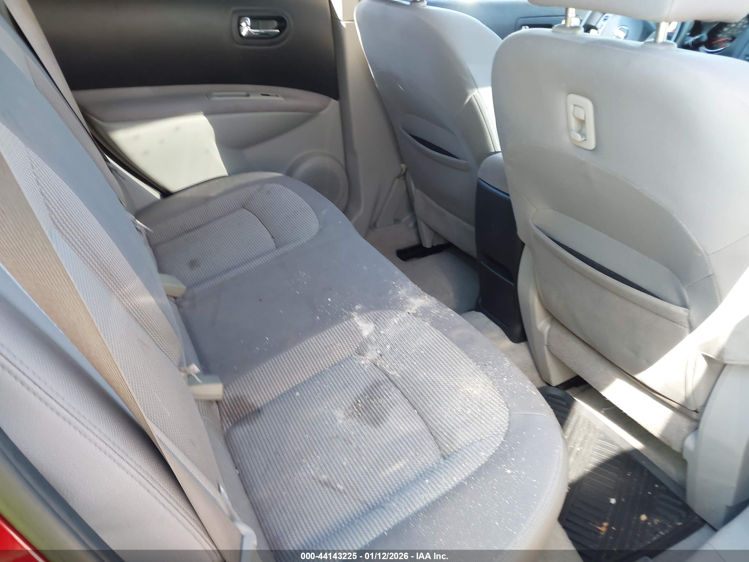 NISSAN ROGUE image 8