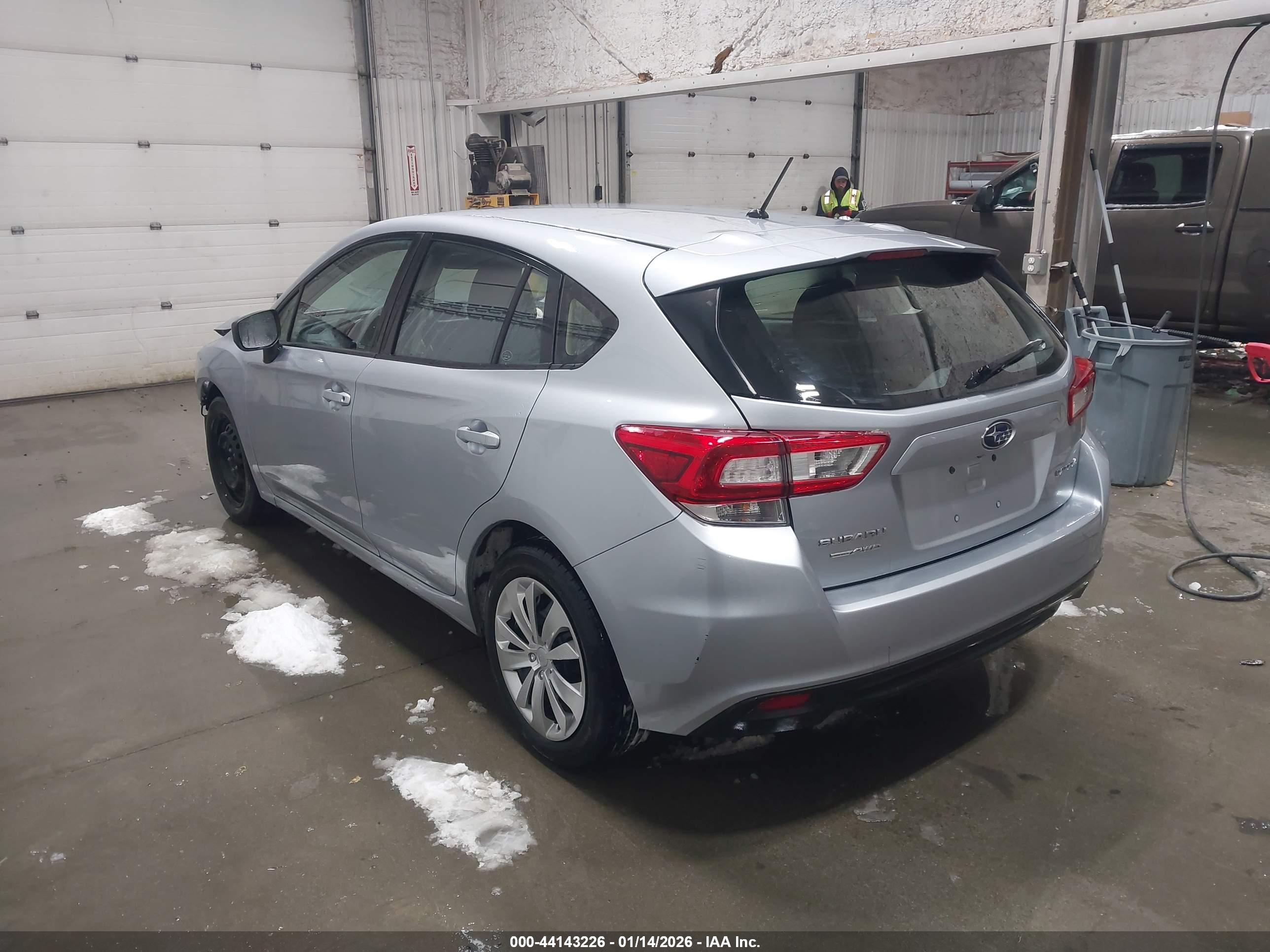 SUBARU IMPREZA image 3
