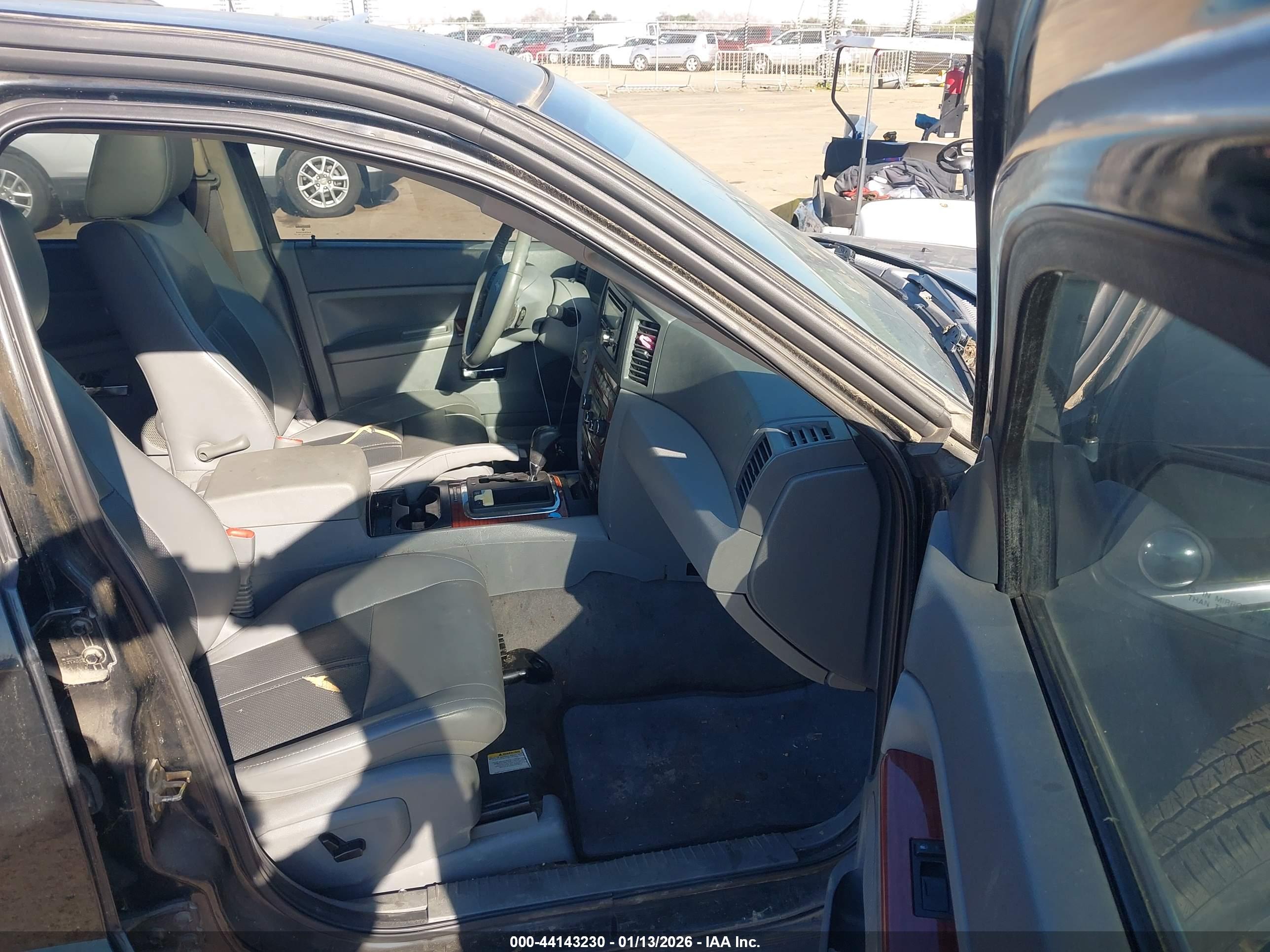 JEEP GRAND image 5