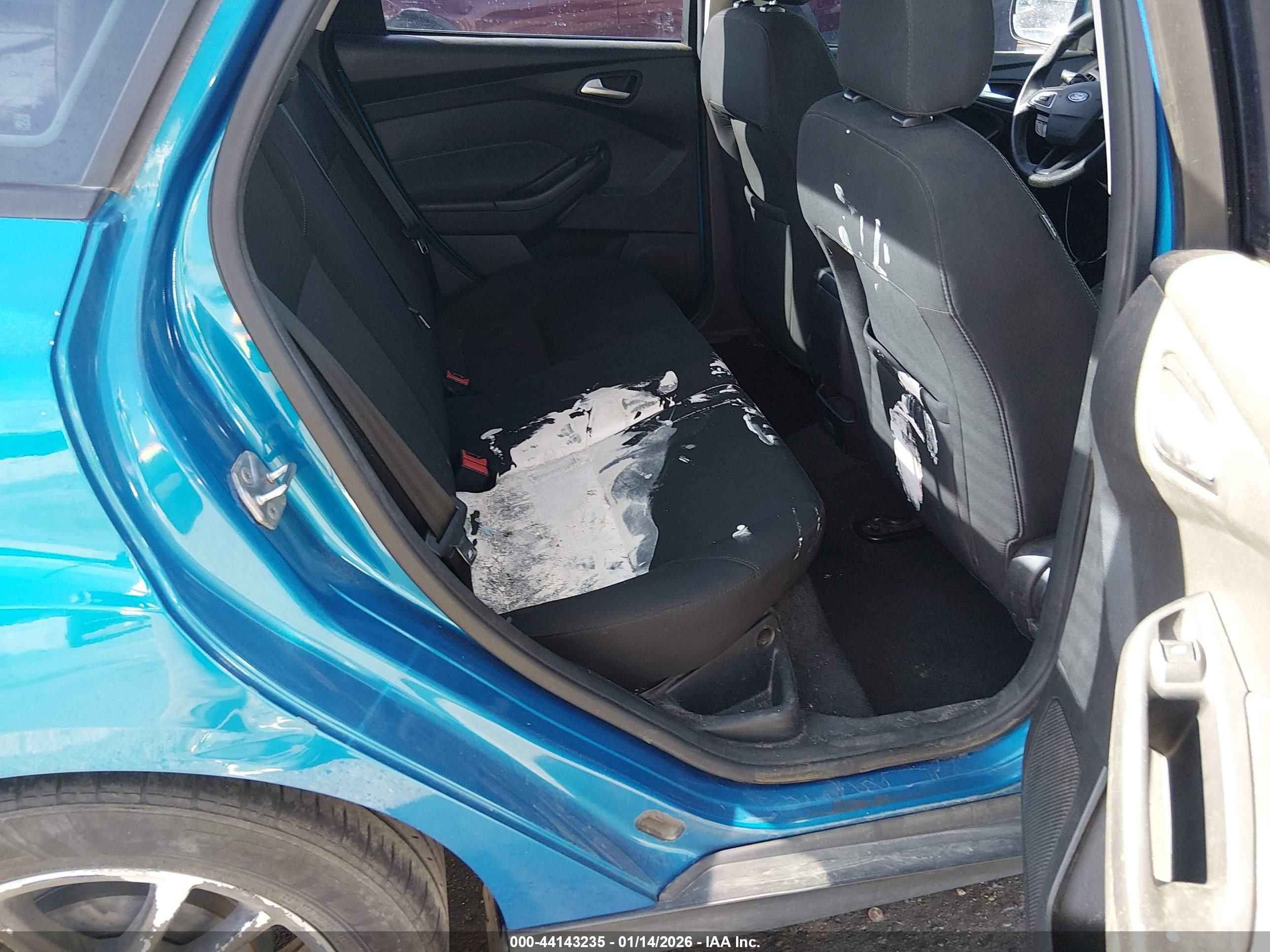FORD FOCUS image 8