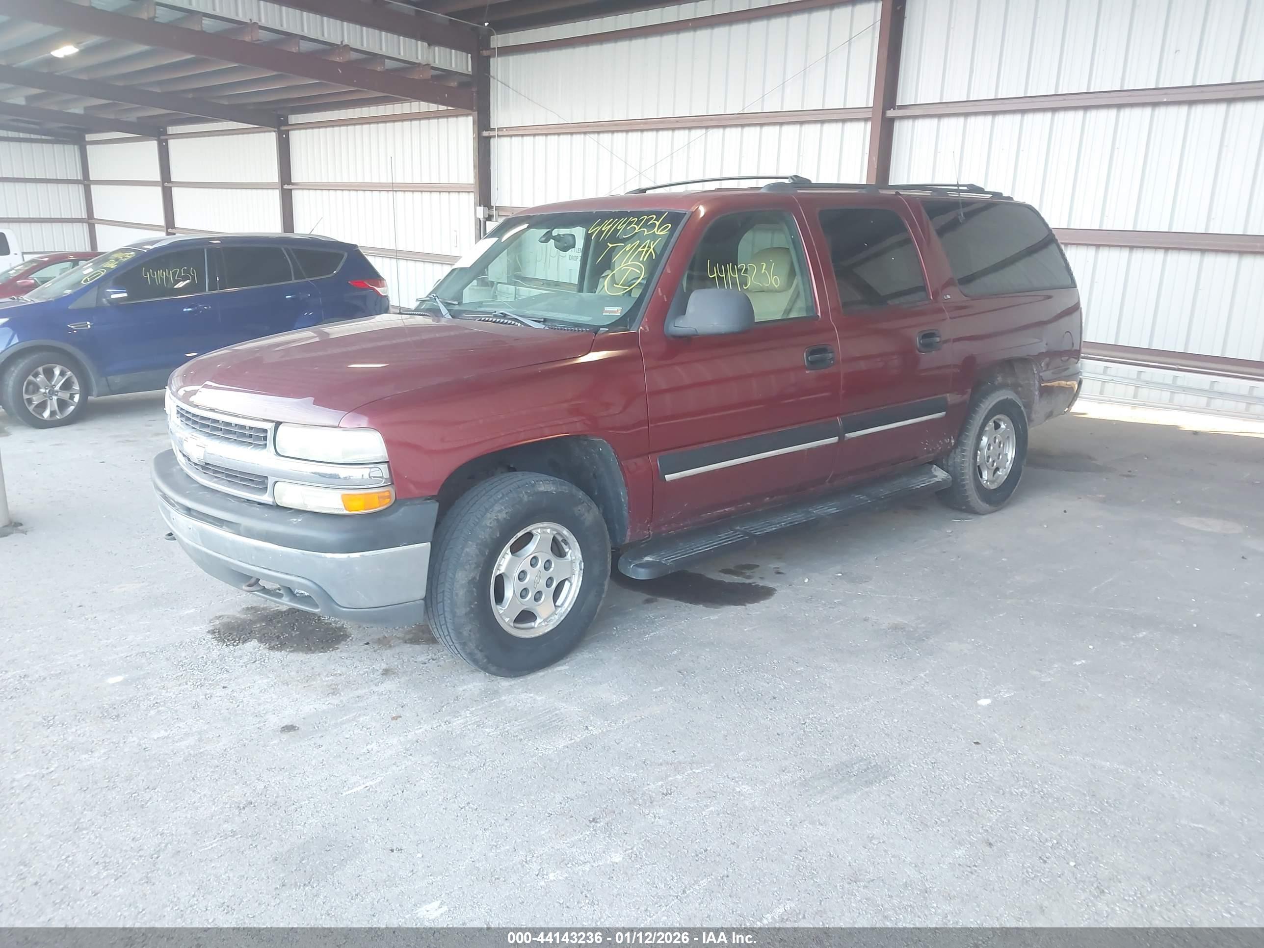 CHEVROLET SUBURBAN image 2