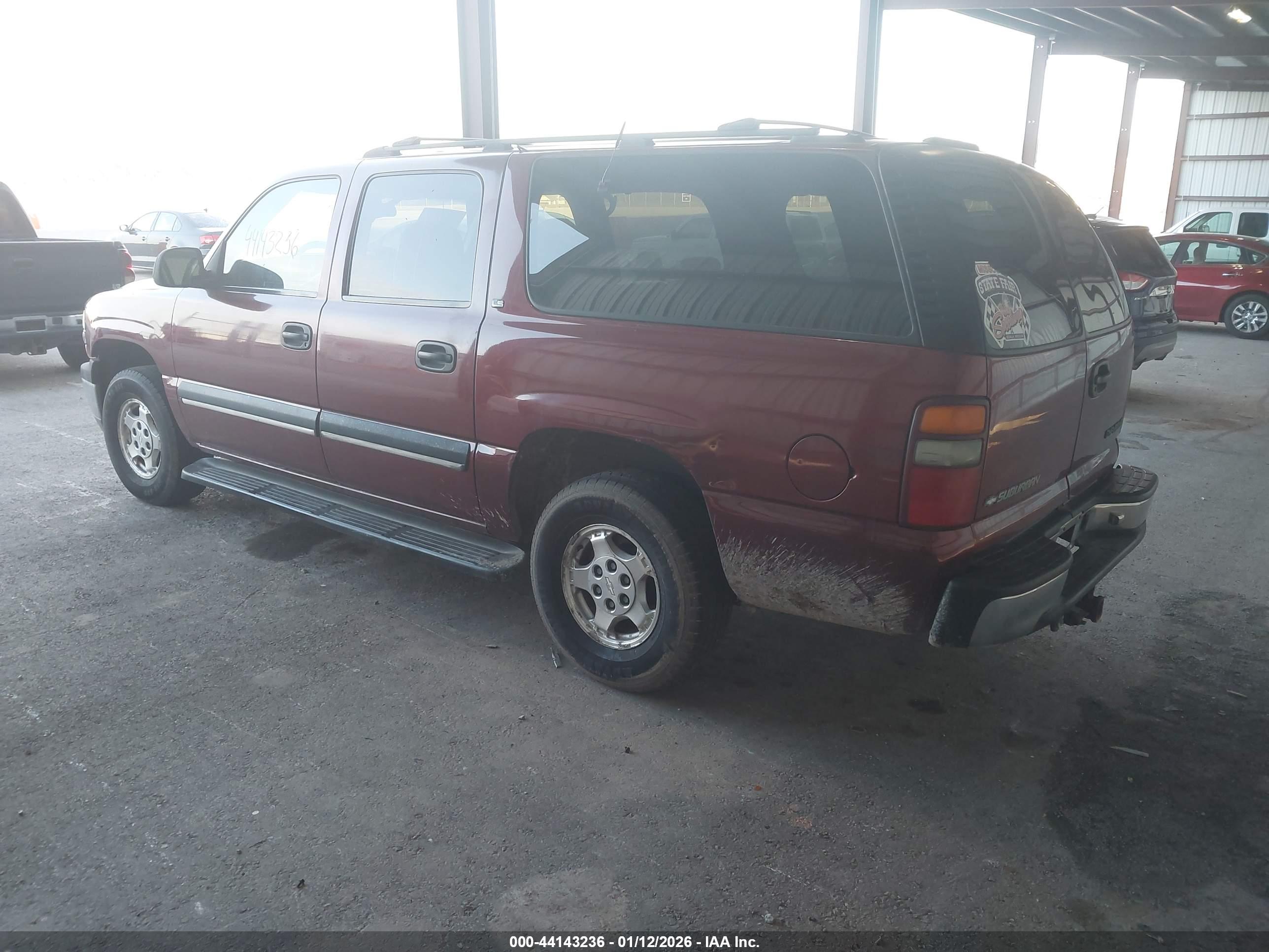 CHEVROLET SUBURBAN image 3