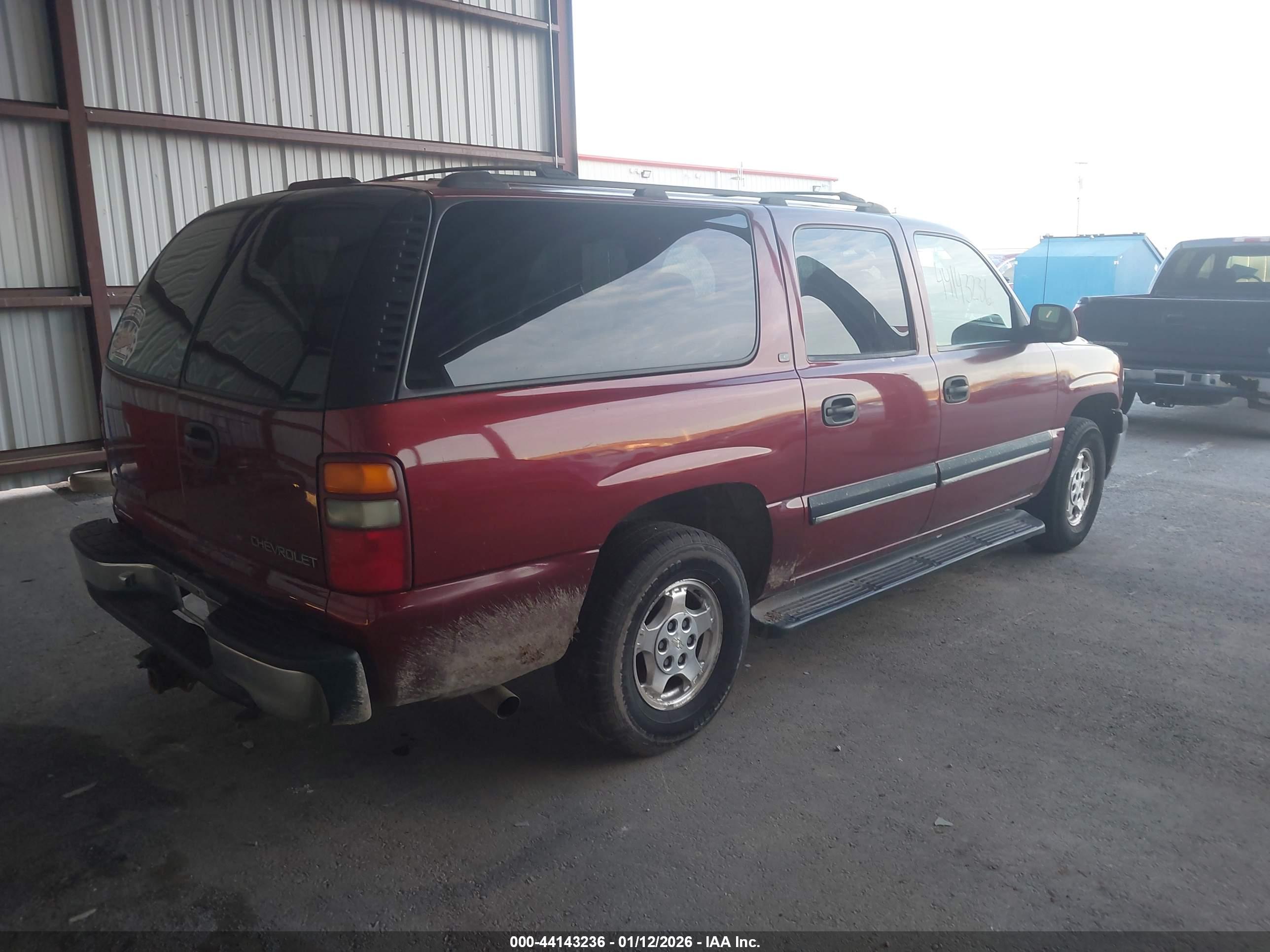 CHEVROLET SUBURBAN image 4