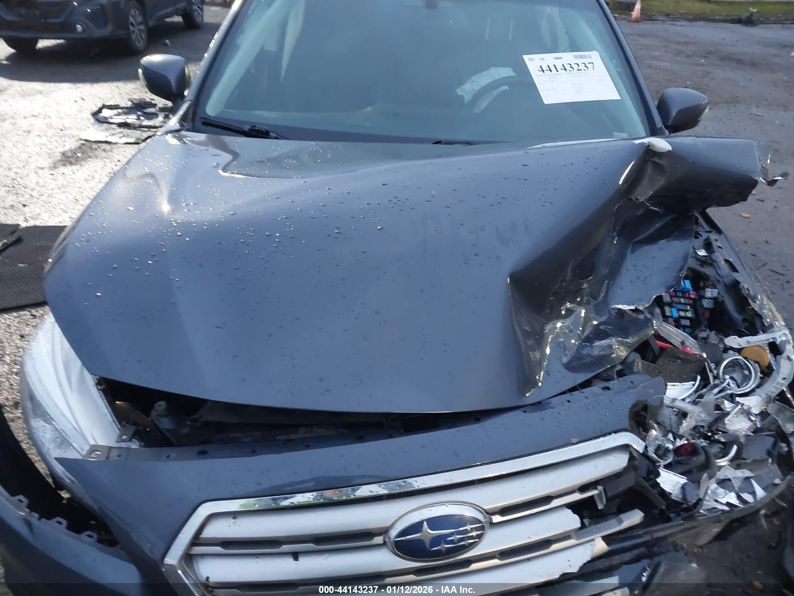SUBARU OUTBACK image 10
