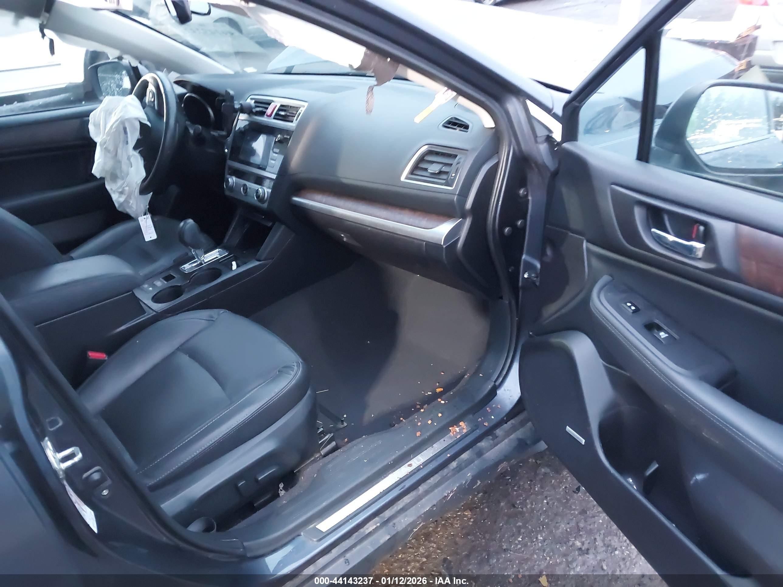 SUBARU OUTBACK image 5