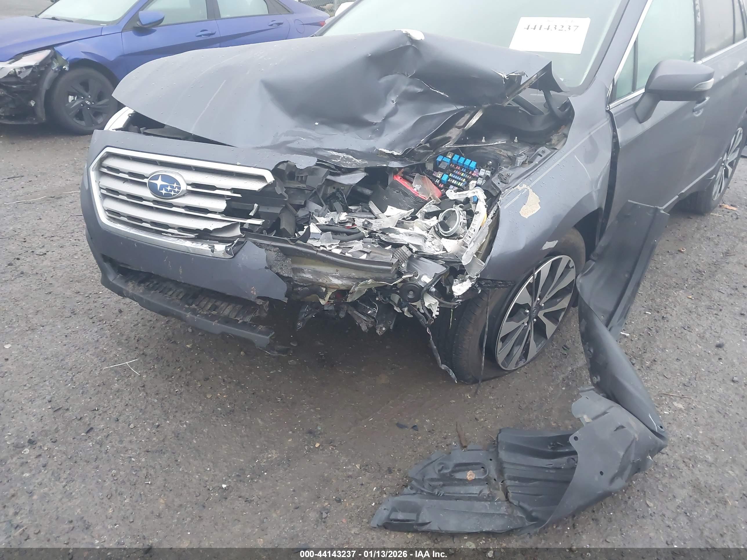SUBARU OUTBACK image 6