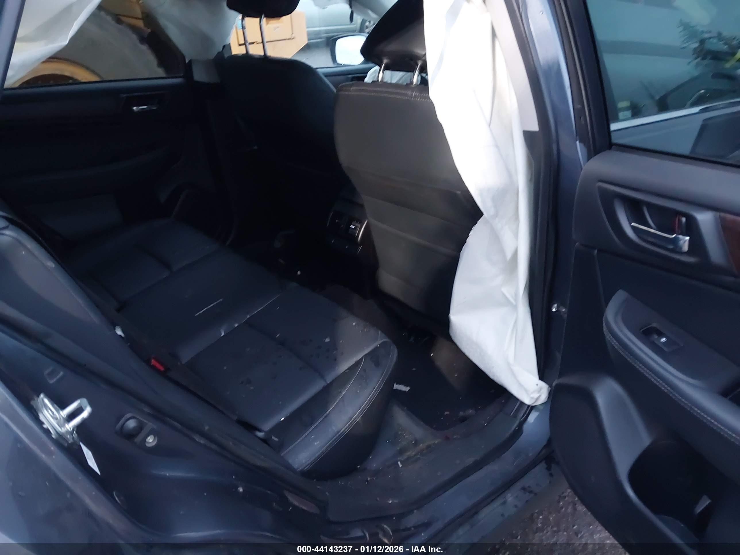 SUBARU OUTBACK image 8