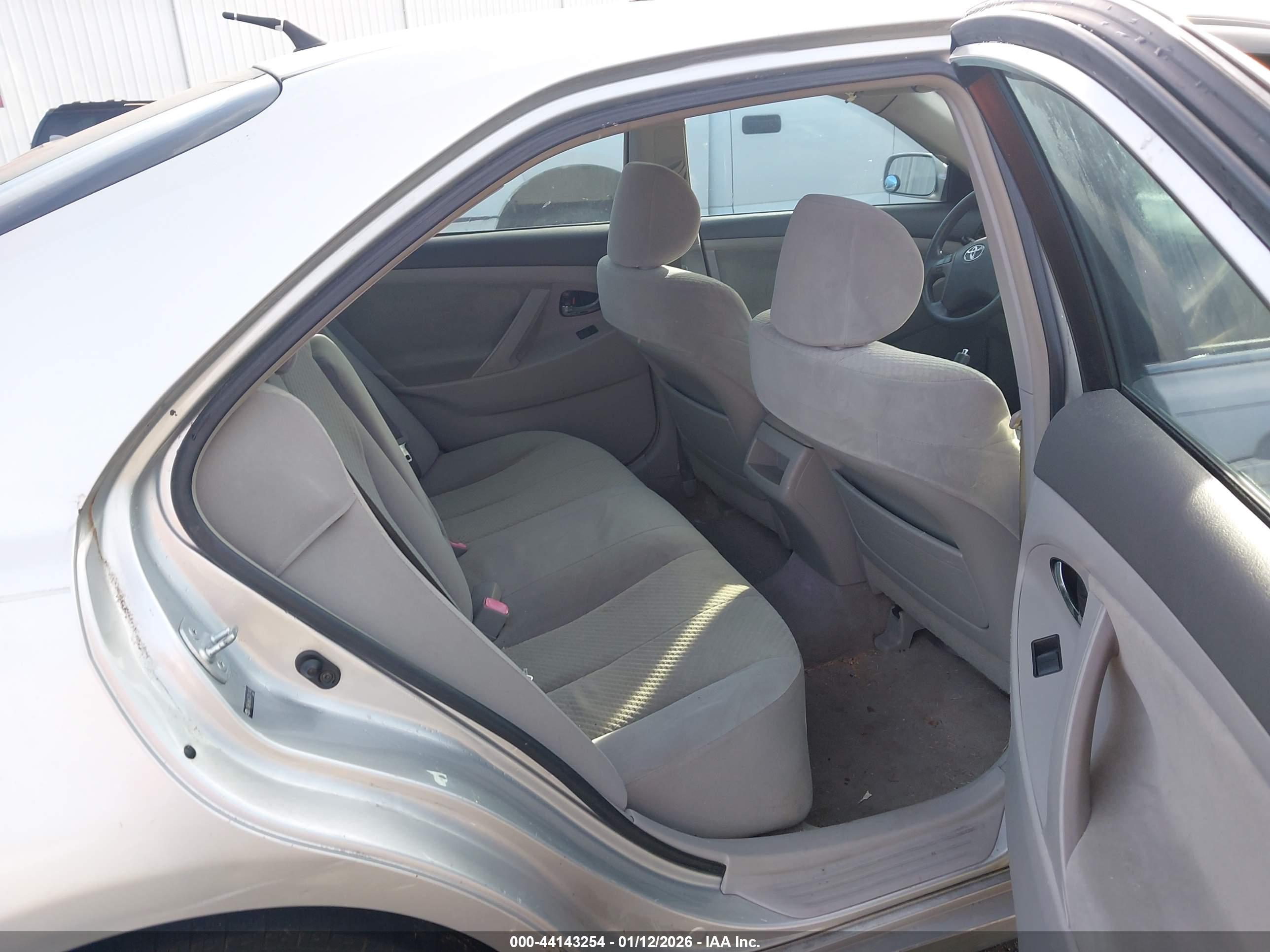 TOYOTA CAMRY image 8